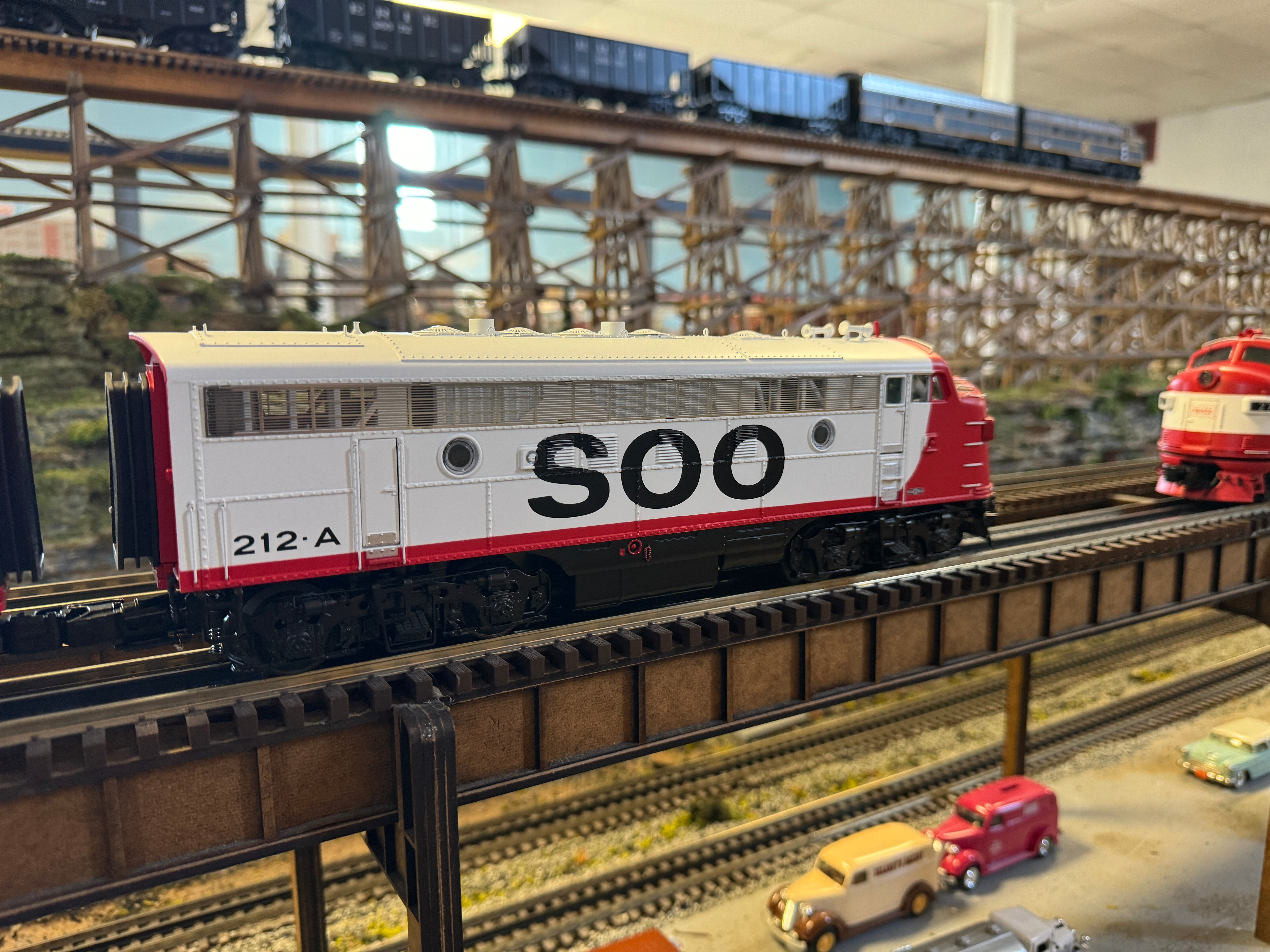 MTH 20-21808-1 - F-7 A Unit Diesel Engine "SOO Line" #212B w/ PS3 (Hi-Rail Wheels)