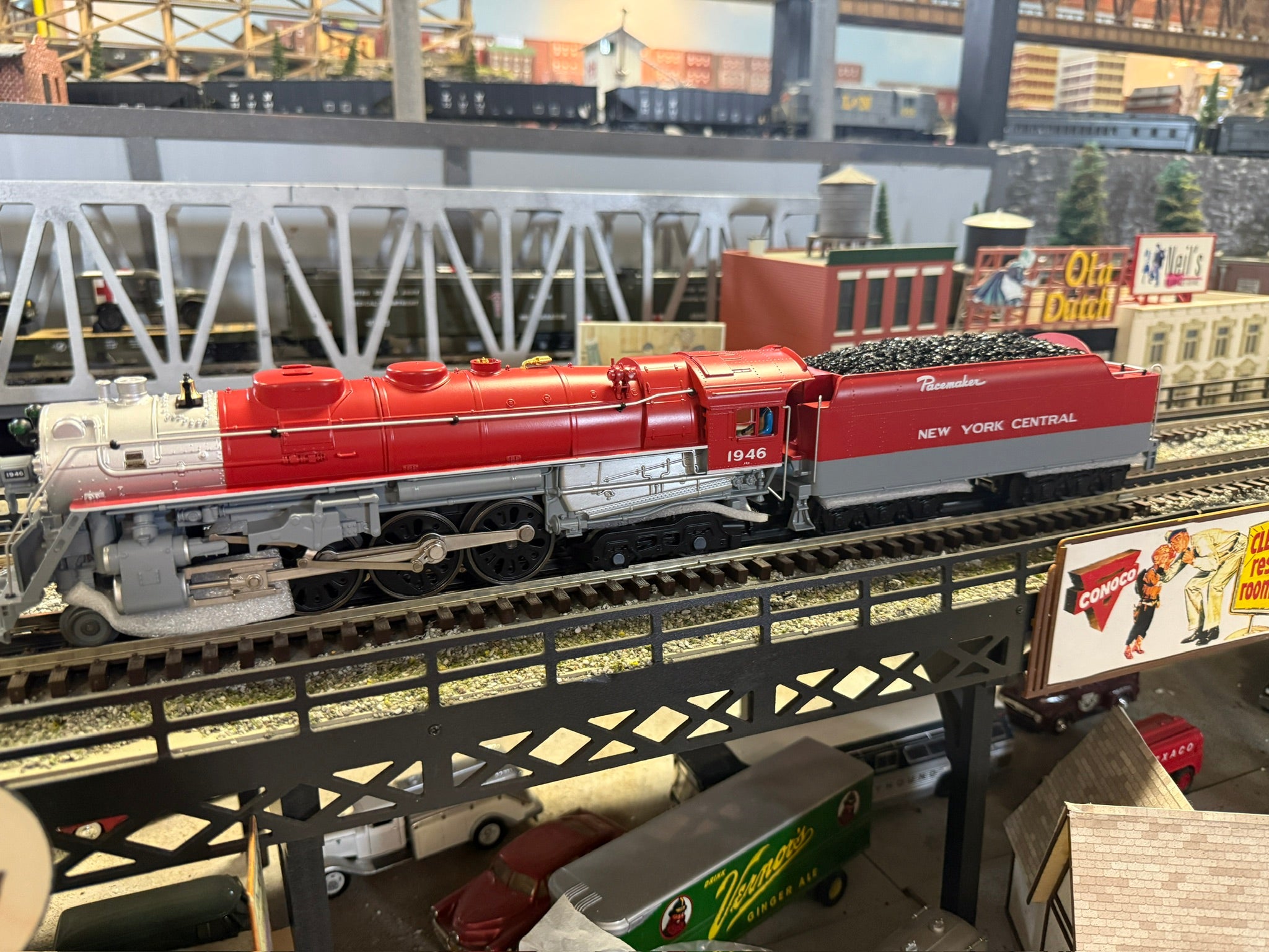 Lionel 2532030 - LionChief+ 2.0 J3A Hudson Steam Locomotive "New York Central" #1946 (Pacemaker)