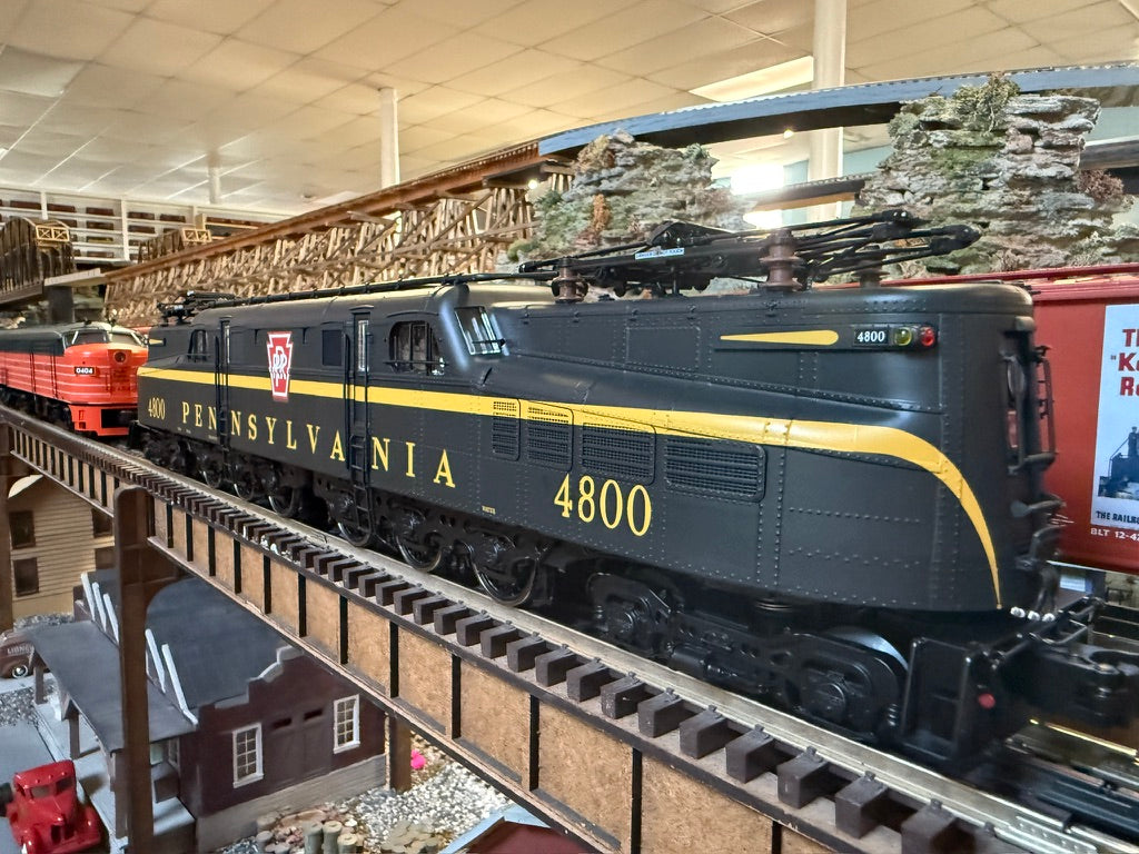 Lionel 2533952 - Vision Line GG1 Electric Engine "Pennsylvania" #4800 (Green) - Custom Run for MrMuffin'sTrains