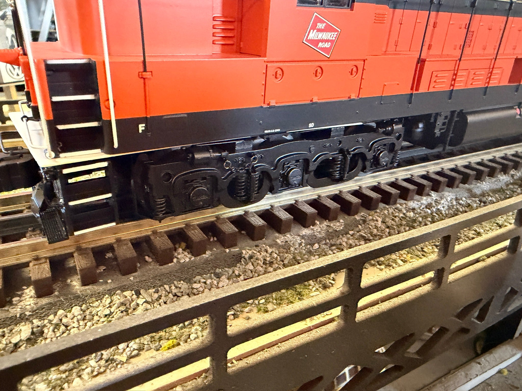 Lionel 2533692 - Legacy TrainMaster Diesel Locomotive "Milwaukee Road" #552