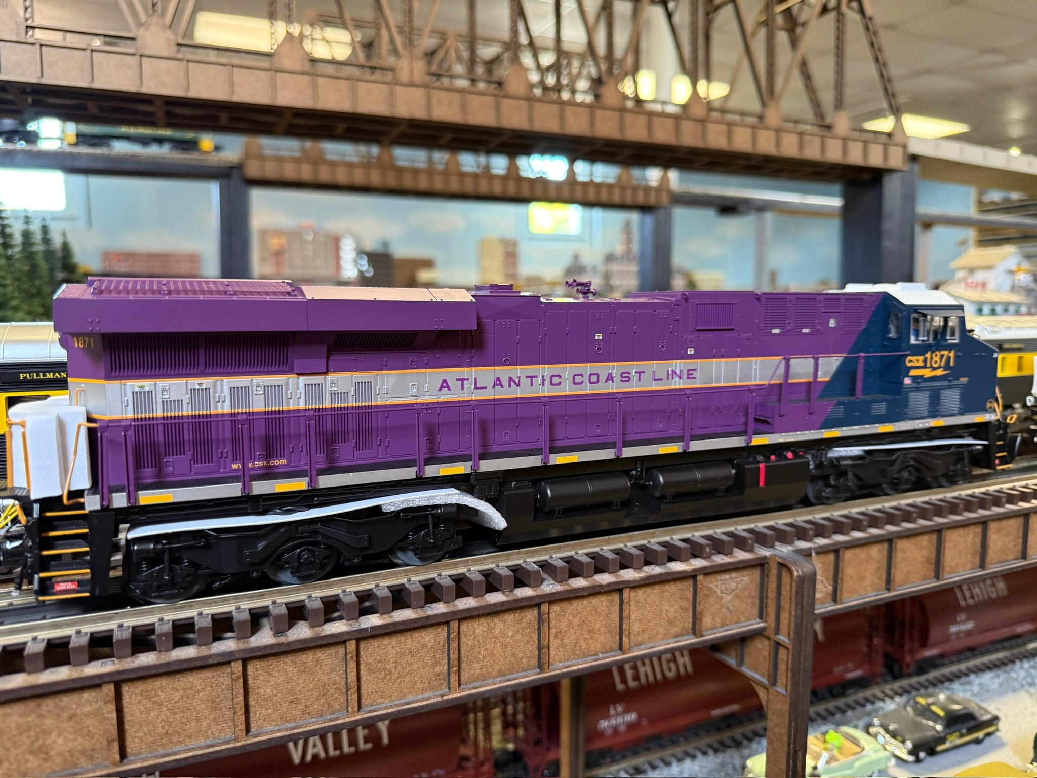 Lionel 2533549 - Legacy ES44 Diesel Locomotive "Atlantic Coast Line" #1871 CSX (Non-Powered)