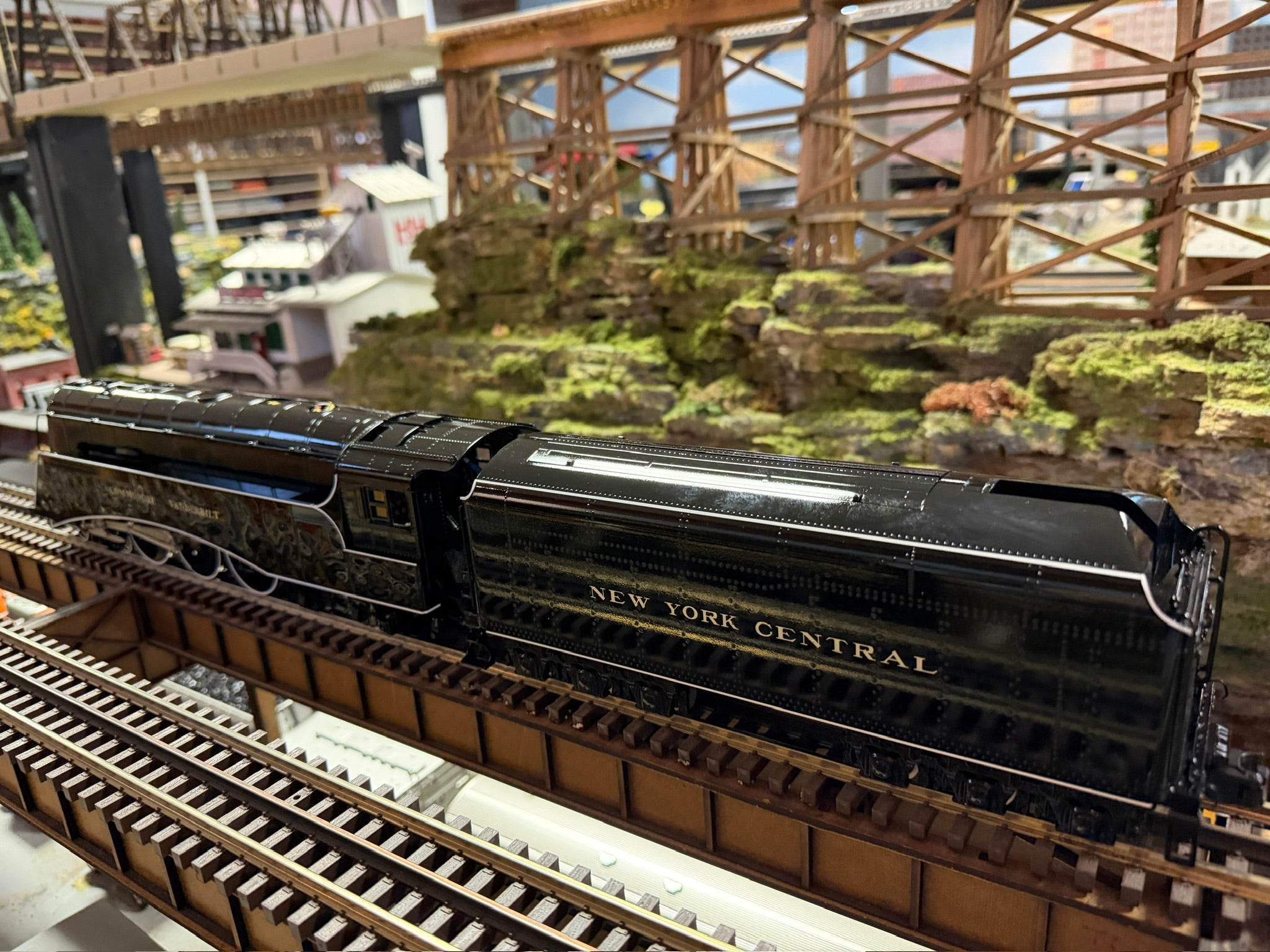 Lionel 2531870 - Vision Line Commodore Vanderbilt Hudson Steam Locomotive "New York Central" (All Black) - Custom Run for MrMuffin'sTrains - MrMuffin'sTrains