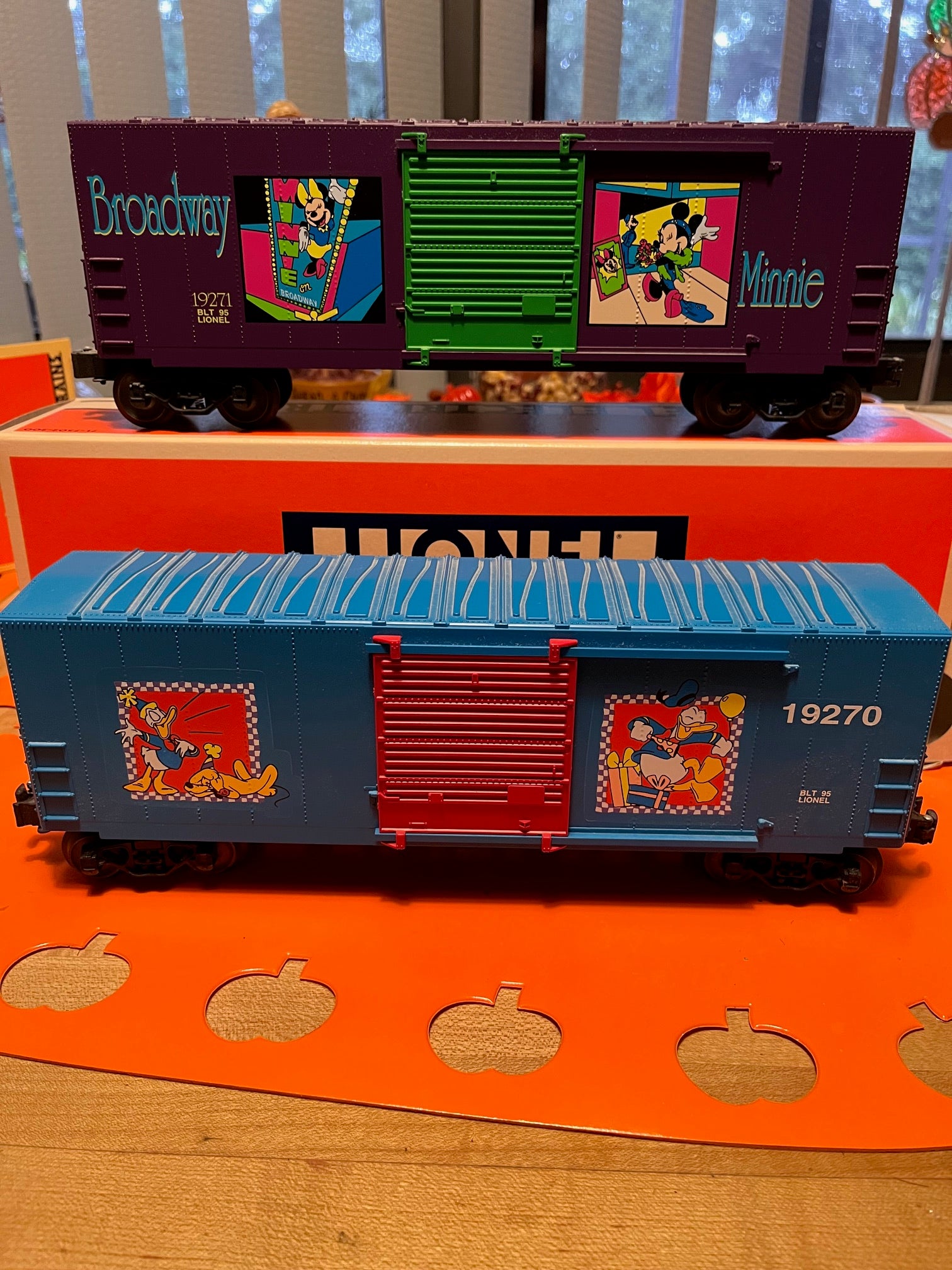 Lionel Disney Train 15 Piece Set-Second hand-M6920