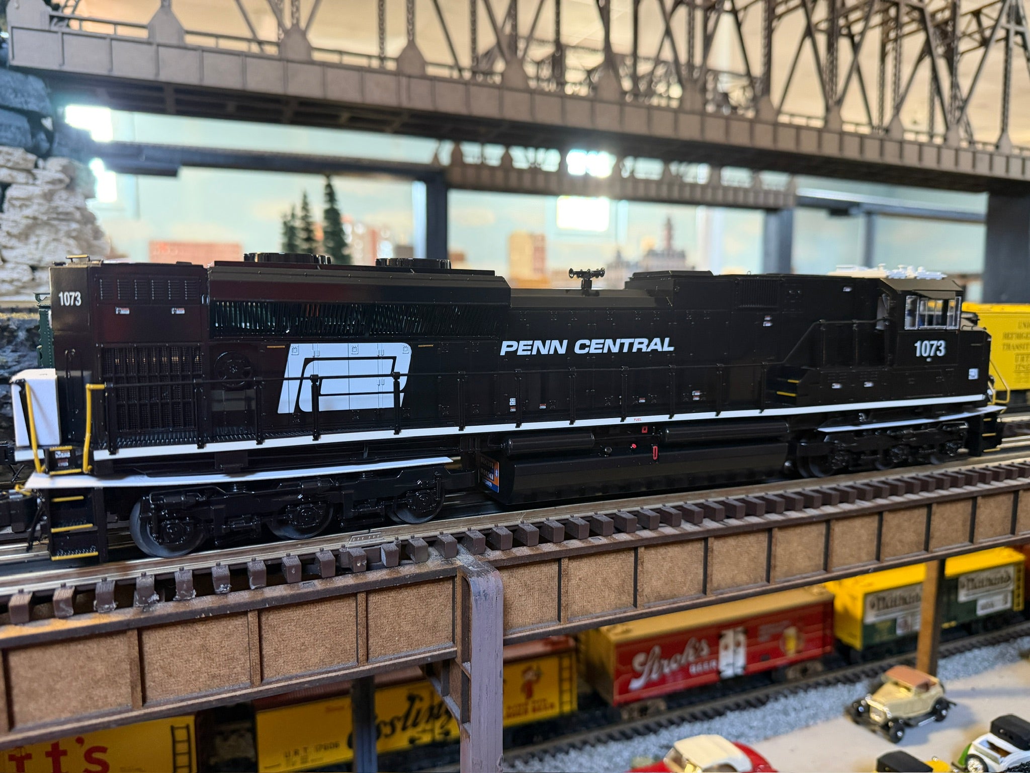 Lionel 2533121 - Legacy SD70ACe Diesel Locomotive "Penn Central" #1073 (Norfolk Southern Heritage)