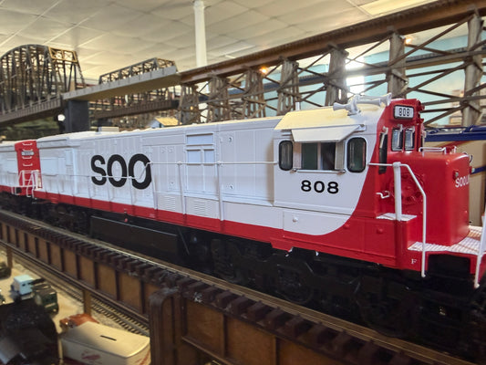 Atlas O 30138507 - Premier - U30C Diesel Locomotive "SOO Line" #808 - MrMuffin'sTrains