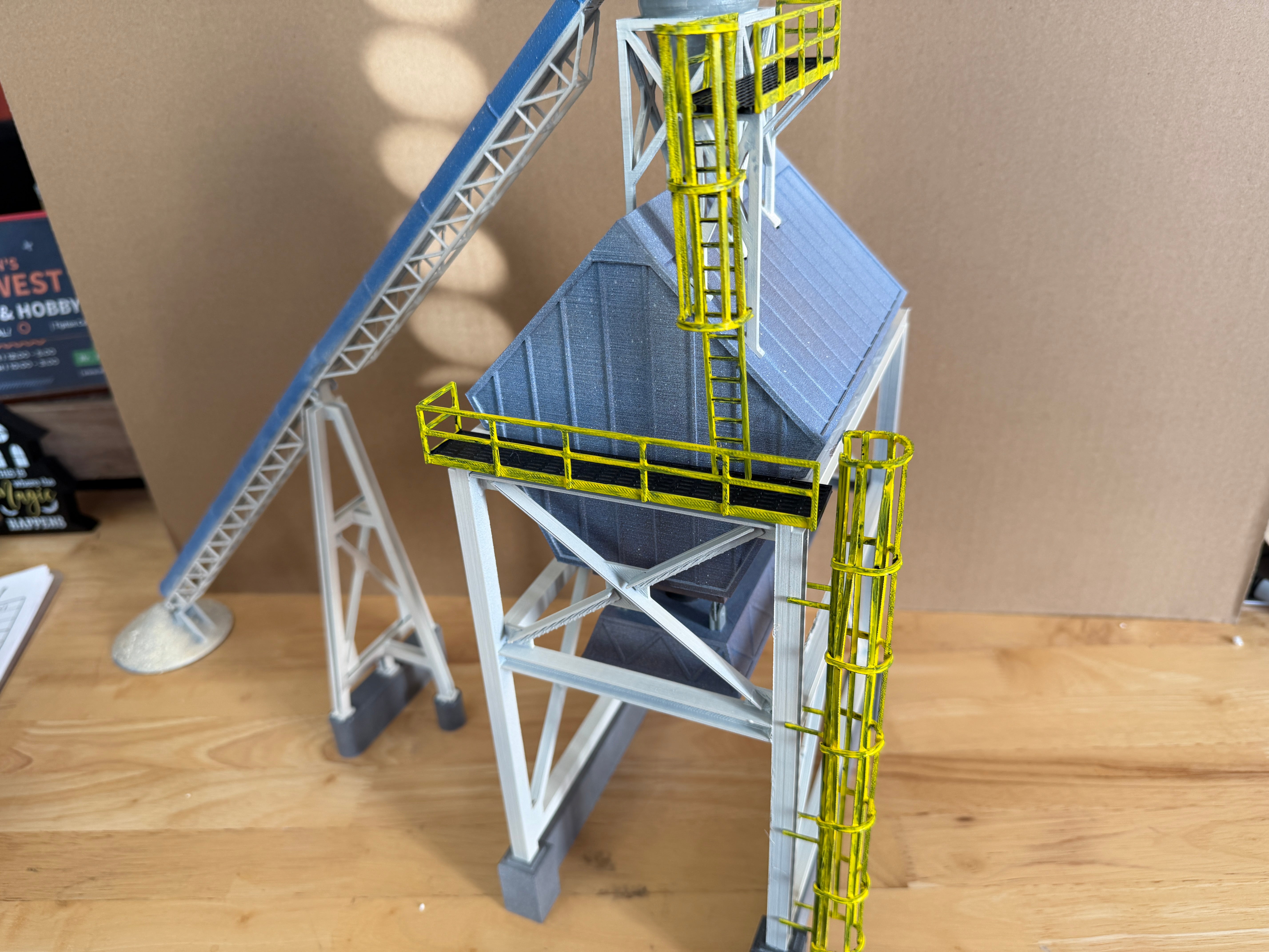 Sedgwick O Scale Models M008 - Paul Bunyan Lumber Mill's Wood Chip Loader