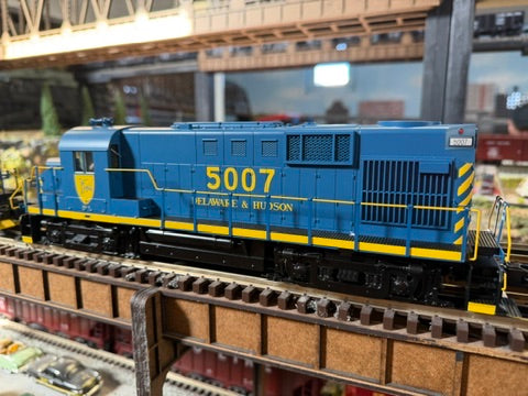 MTH 20-22058-1 - Premier - RS-11 Low Hood Diesel Engine "Delaware & Hudson" #5007 w/ PS3