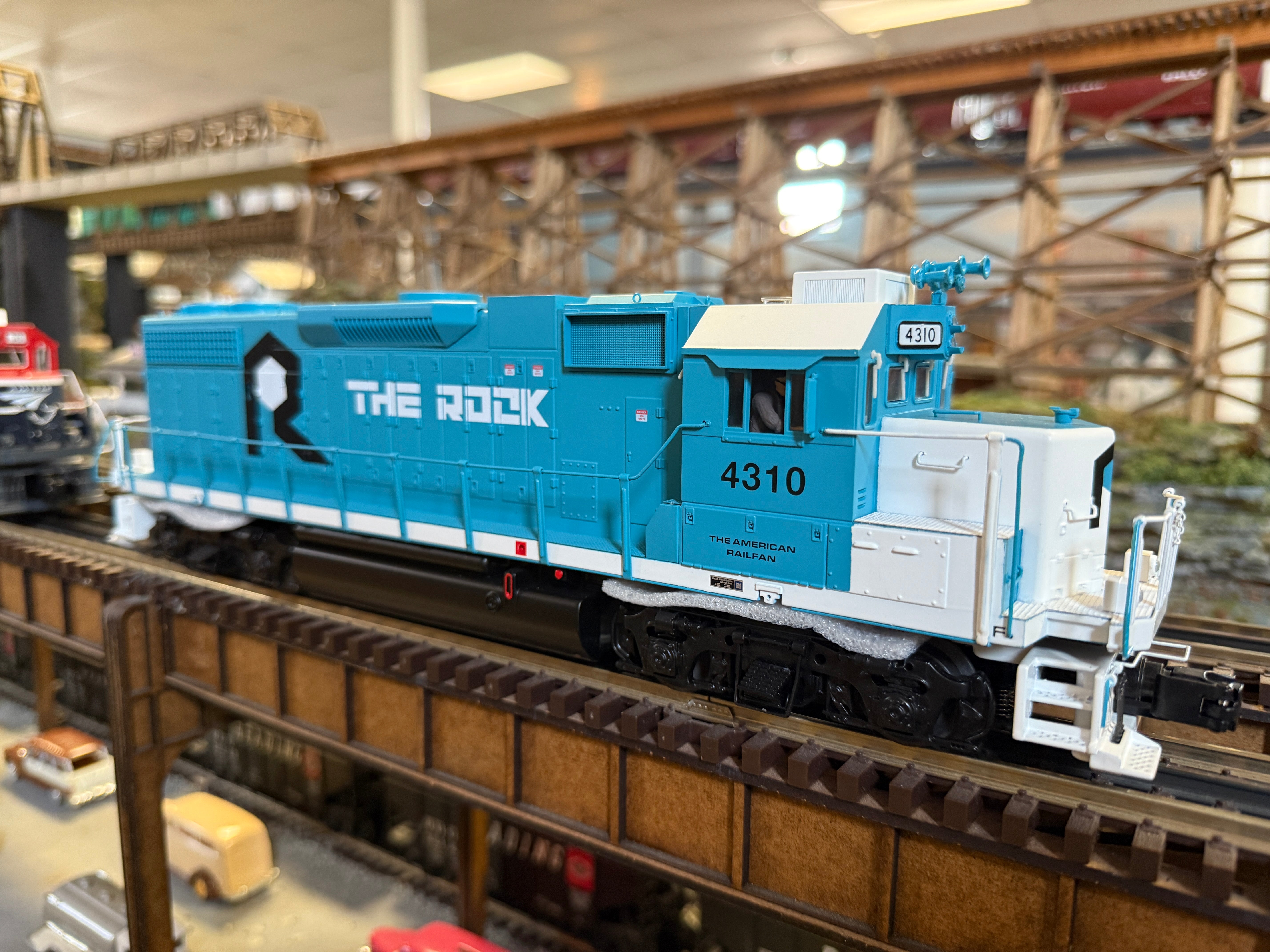 Atlas O 30138351 - Premier - GP38-2 Diesel Locomotive "Rock Island Rail" #4310 (The American Railfan)