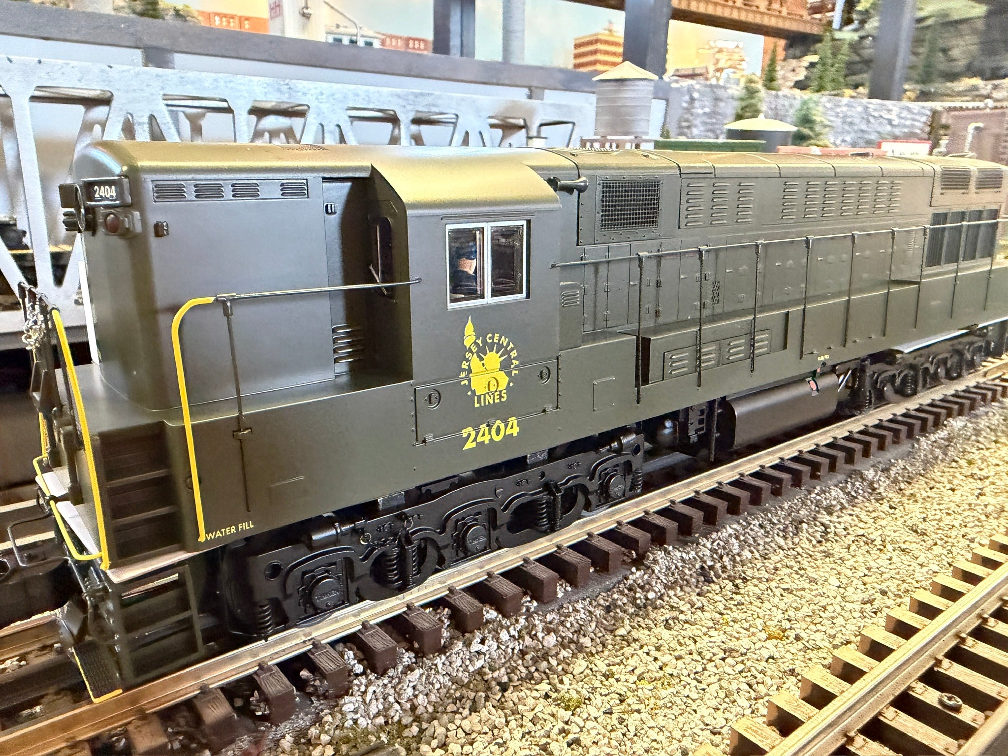 Lionel 2533672 - Legacy TrainMaster Diesel Locomotive "Central of New Jersey" #2411