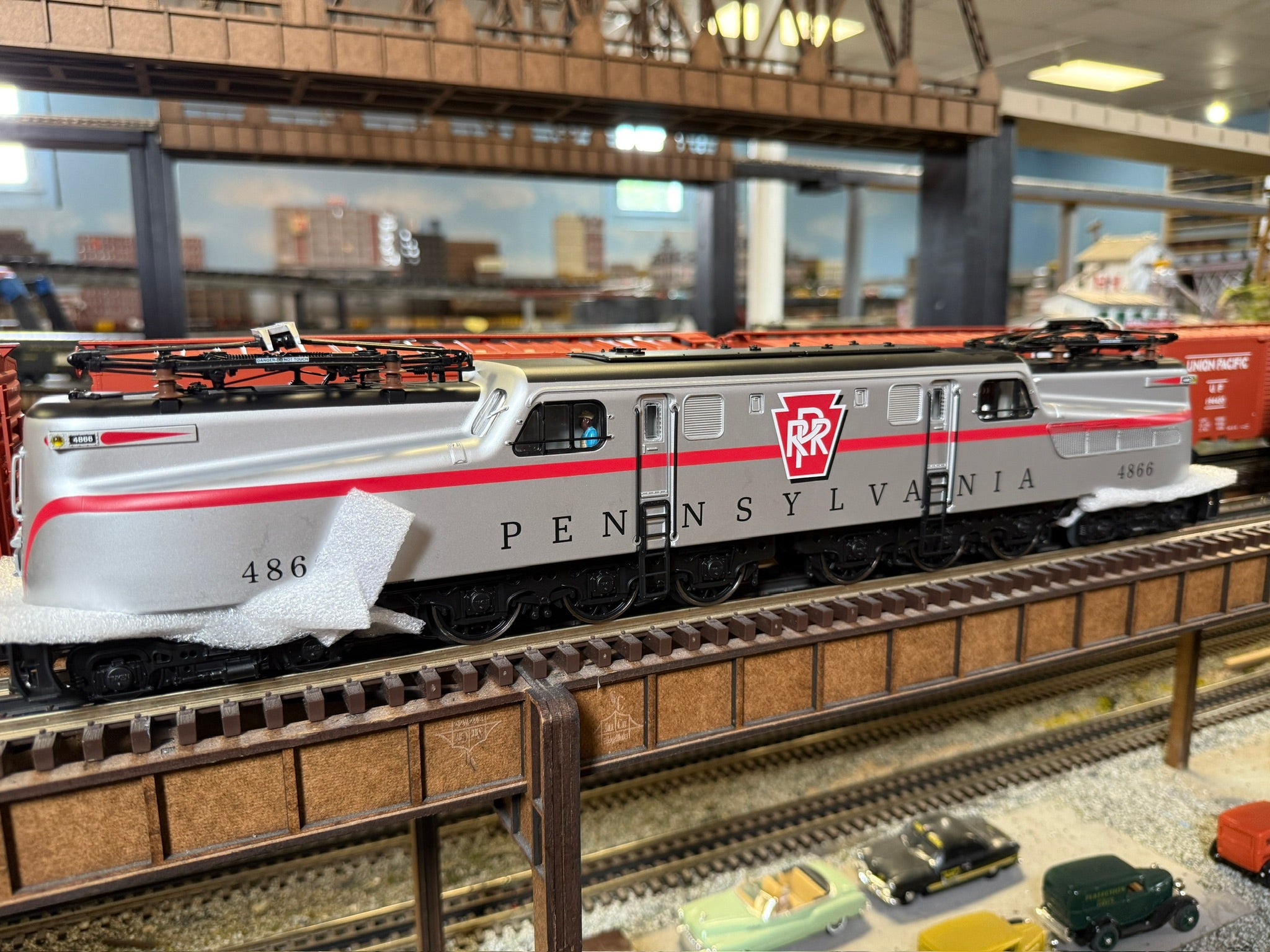 Lionel 2533100 - Vision Line GG1 Electric Engine "Pennsylvania" #4866