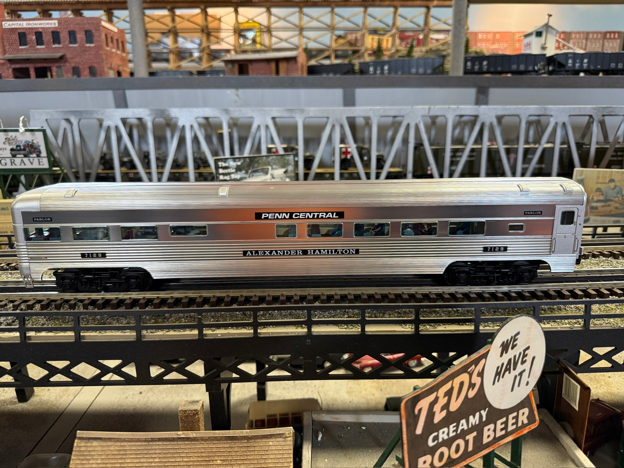 Lionel 2527130 - 18" Aluminum Passenger Car Set "Penn Central" (4-Car) Congressional