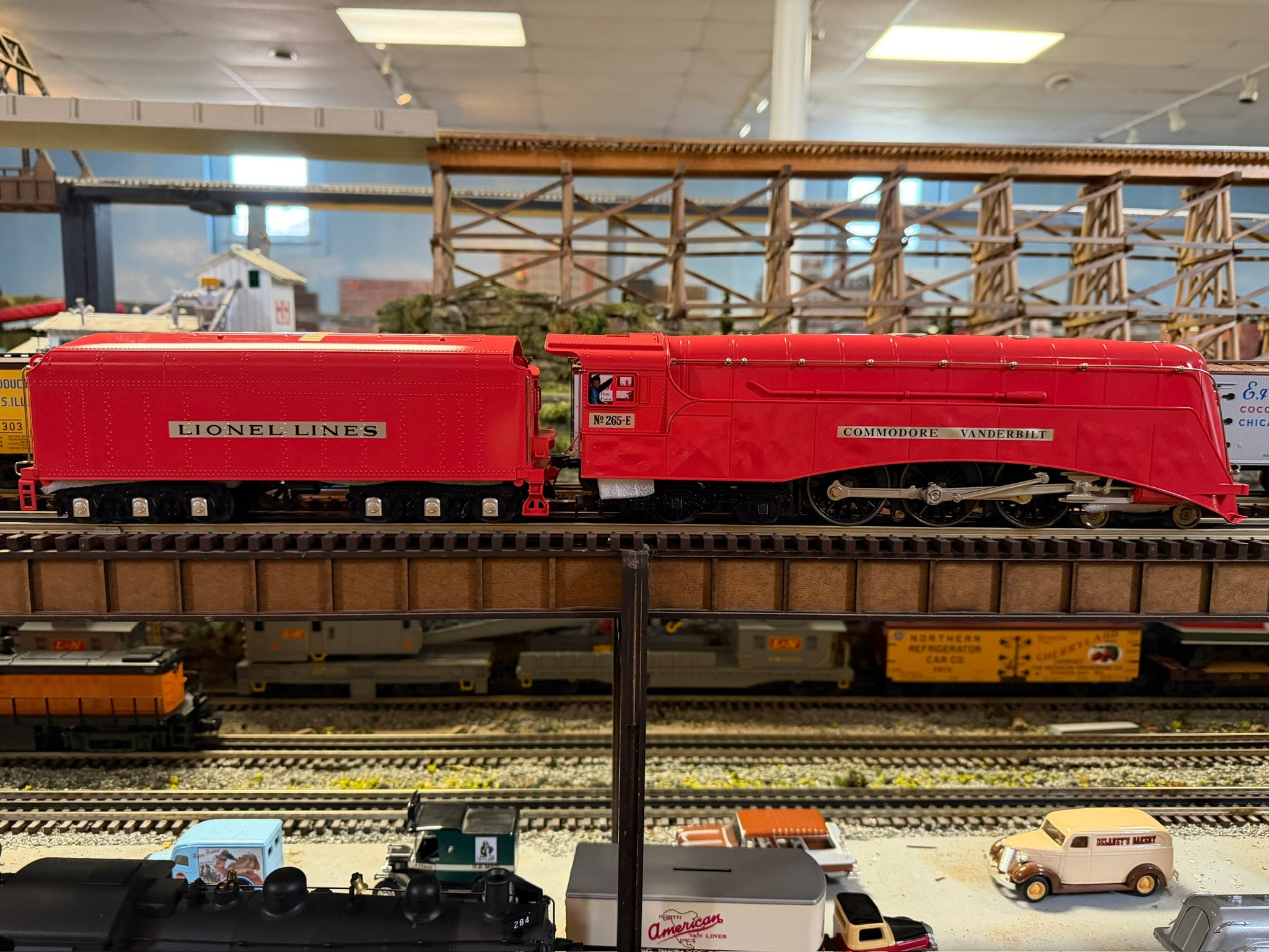 Lionel 2531390 - Vision Line Commodore Vanderbilt "Lionel Lines" (Red)