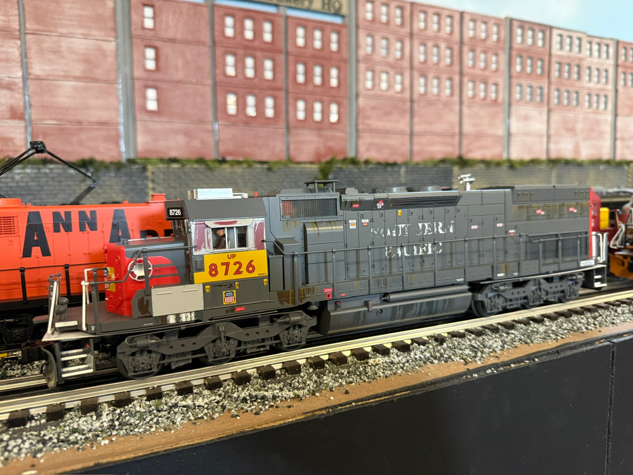 Lionel 2533851 - Legacy SD40T-2 Diesel Locomotive "Union Pacific" #8726