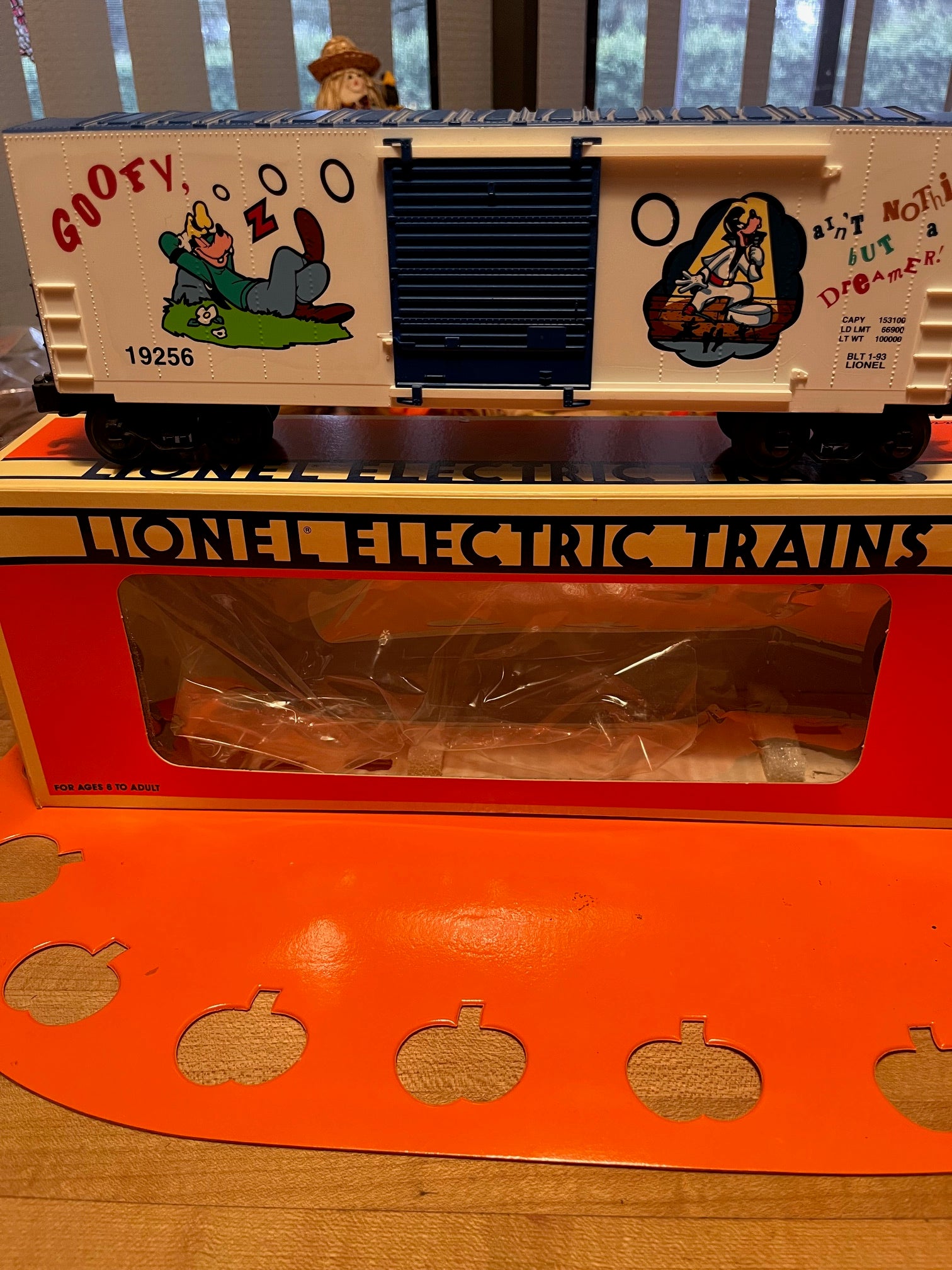 Lionel Disney Train 15 Piece Set-Second hand-M6920