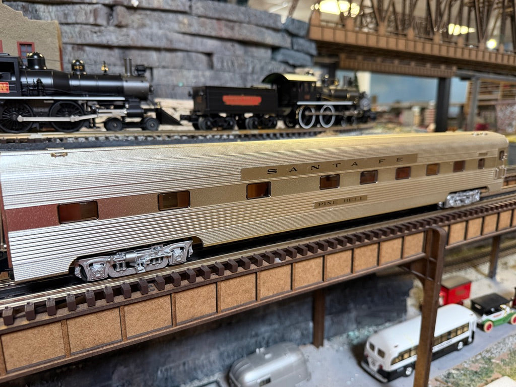 Lionel 2627120 - Super Chief Add-On 21" Pullman Passenger Car "Santa Fe" Set B (2-Car)