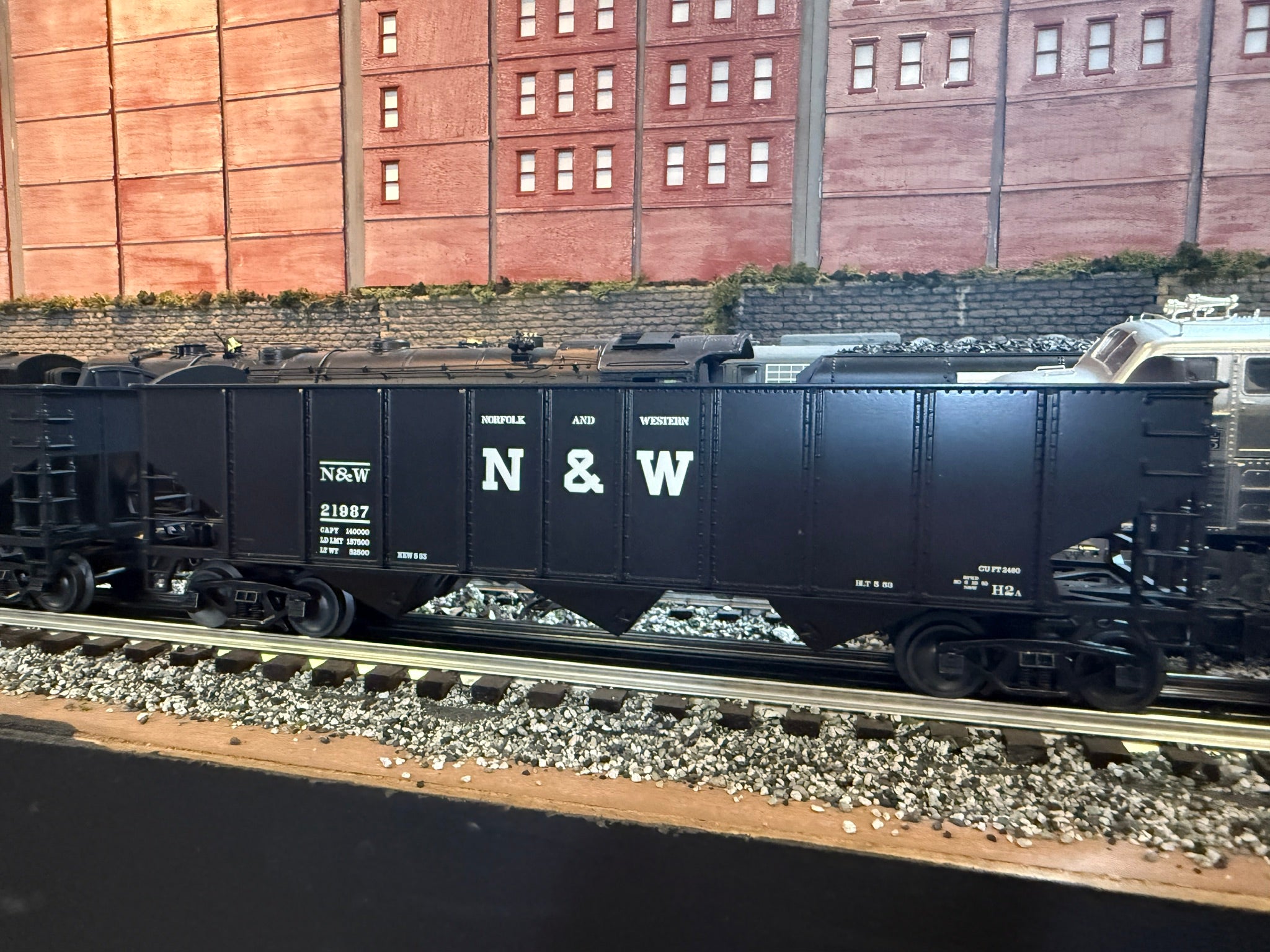 Lionel 2522050H - King Coal Freight Set "Norfolk & Western" - Hopper Cars (12) and Caboose Only