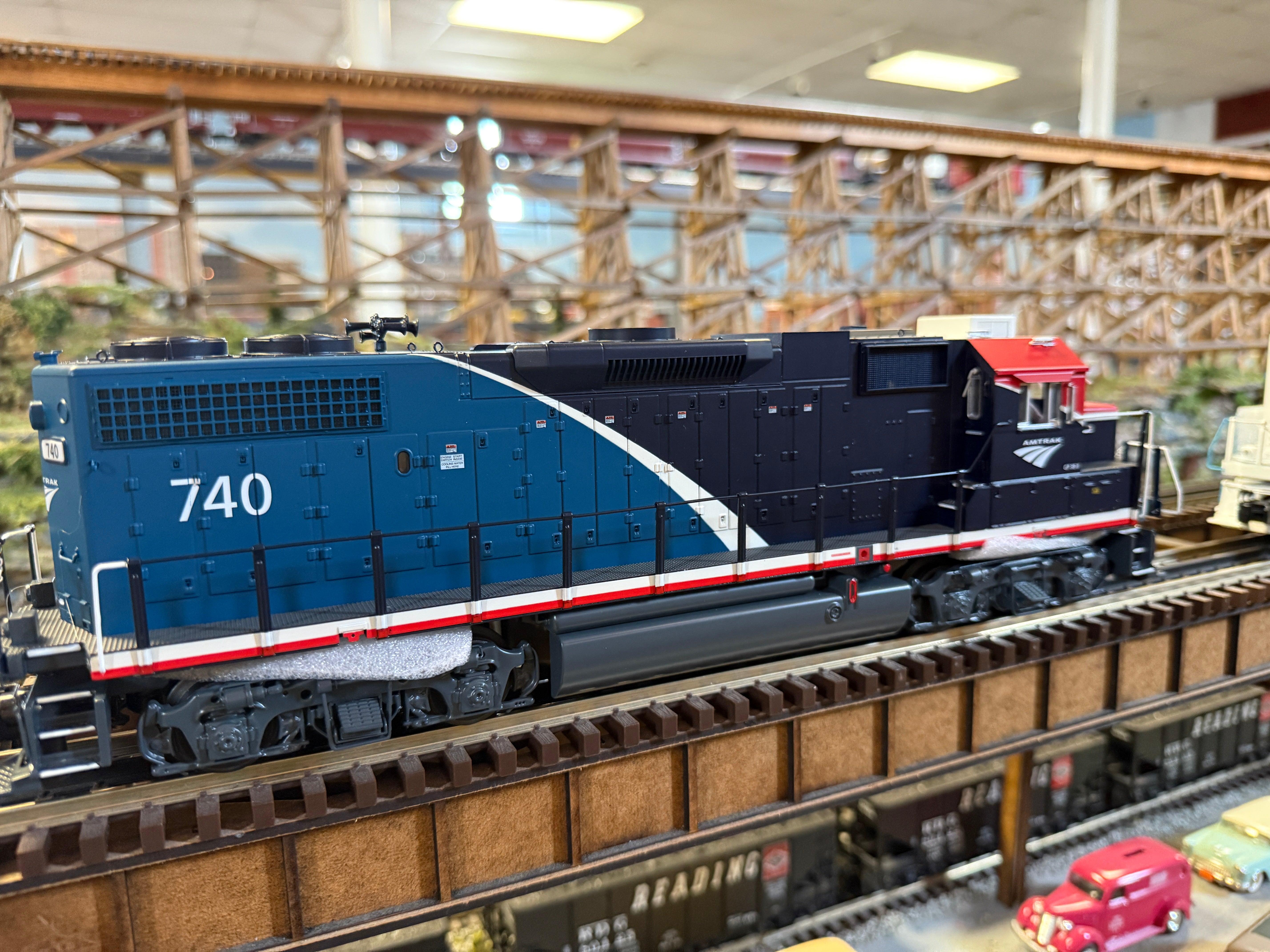 Atlas O 30138338 - Premier - GP38-2 Diesel Locomotive "Amtrak" #740 (Phase VII)
