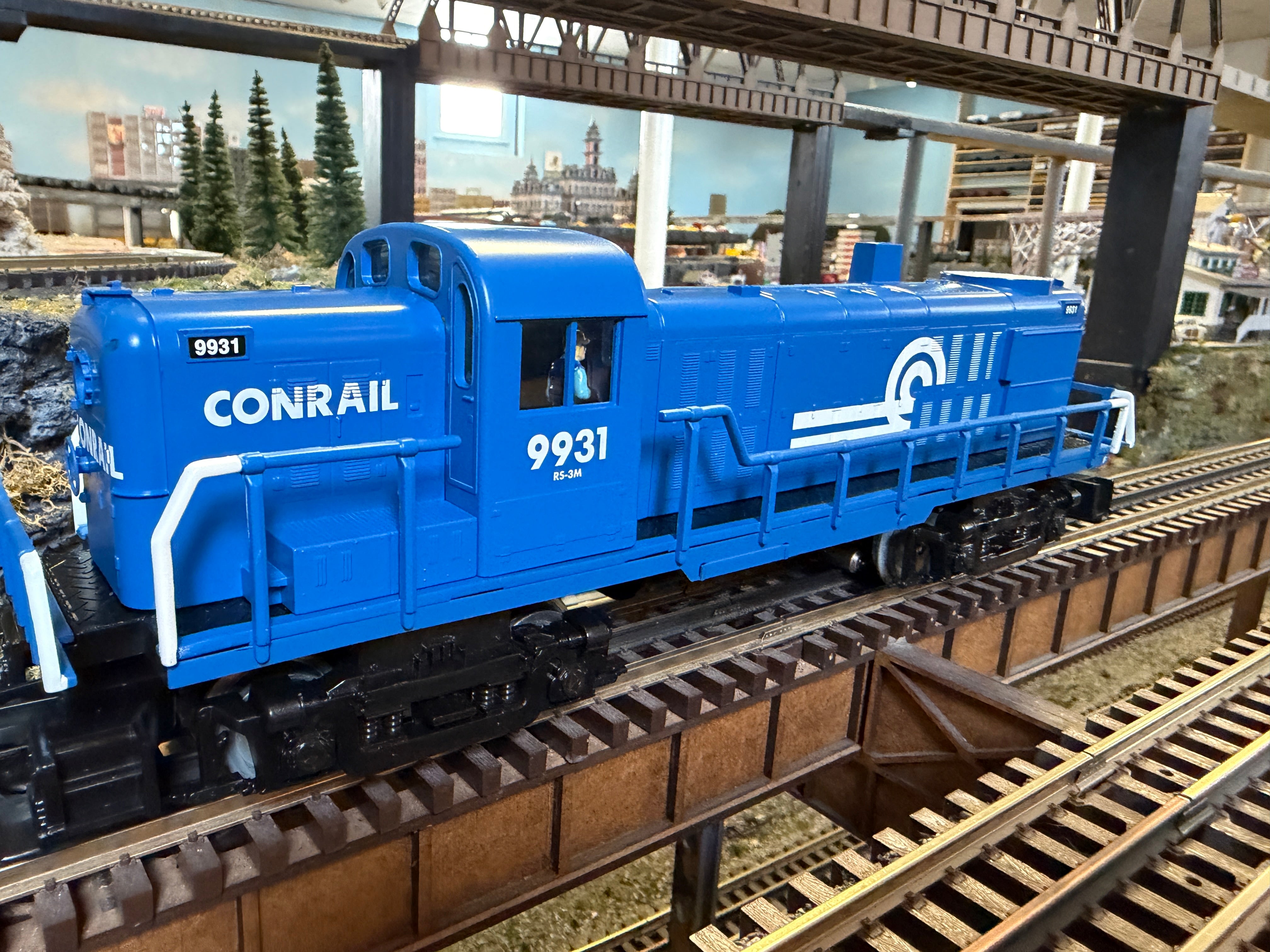 Lionel 2545050 - LionChief RS-3 Diesel Locomotive "Conrail" #9931