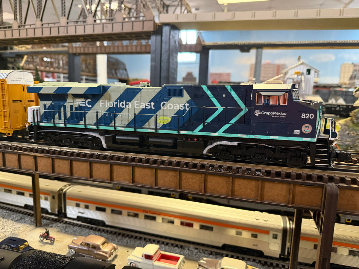 Lionel 2522070 - Legacy ES44 Autorack Set "Florida East Coast" - MrMuffin'sTrains