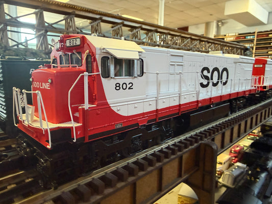 Atlas O 30138506 - Premier - U30C Diesel Locomotive "SOO Line" #802 - MrMuffin'sTrains
