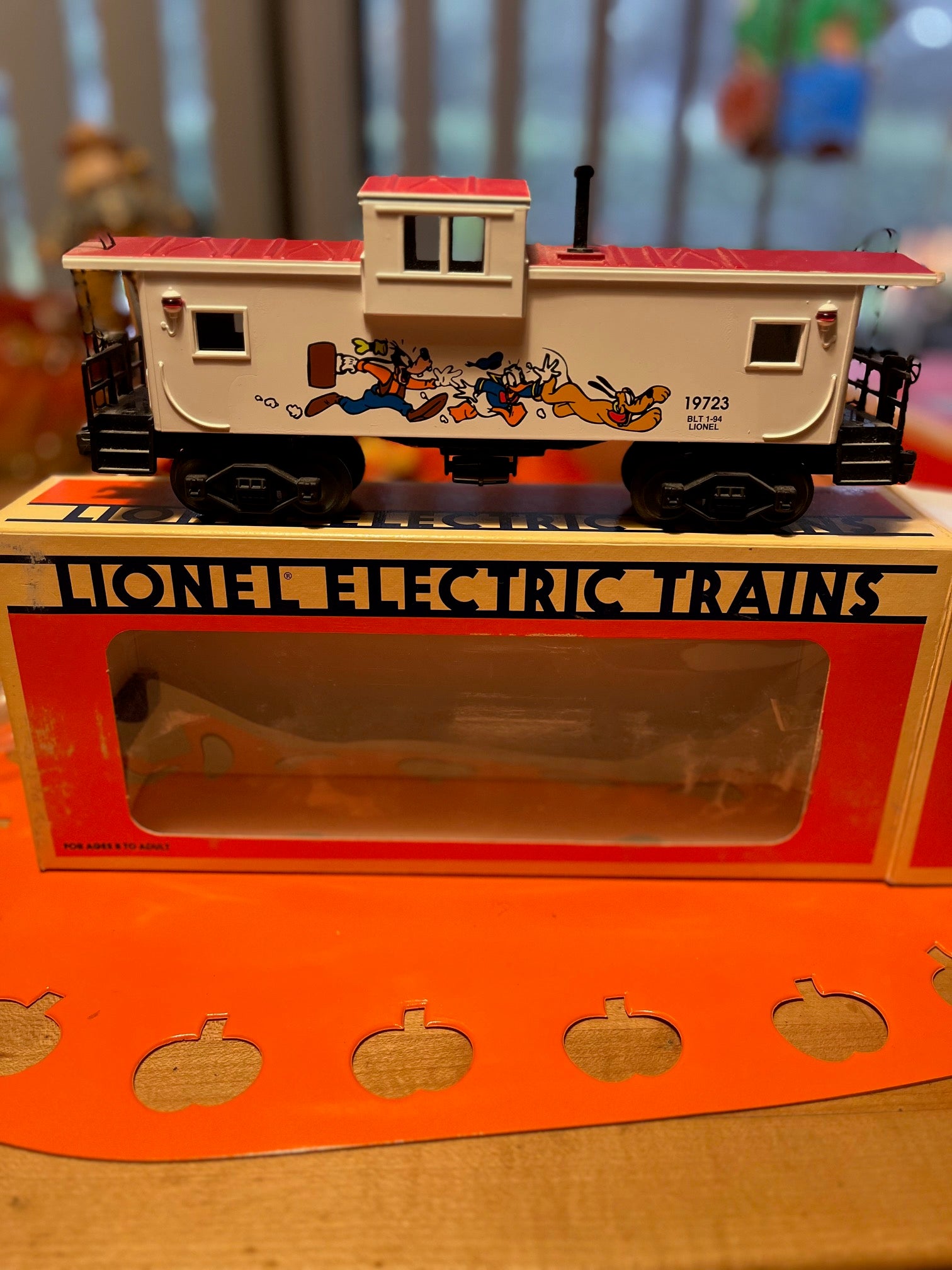 Lionel Disney Train 15 Piece Set-Second hand-M6920