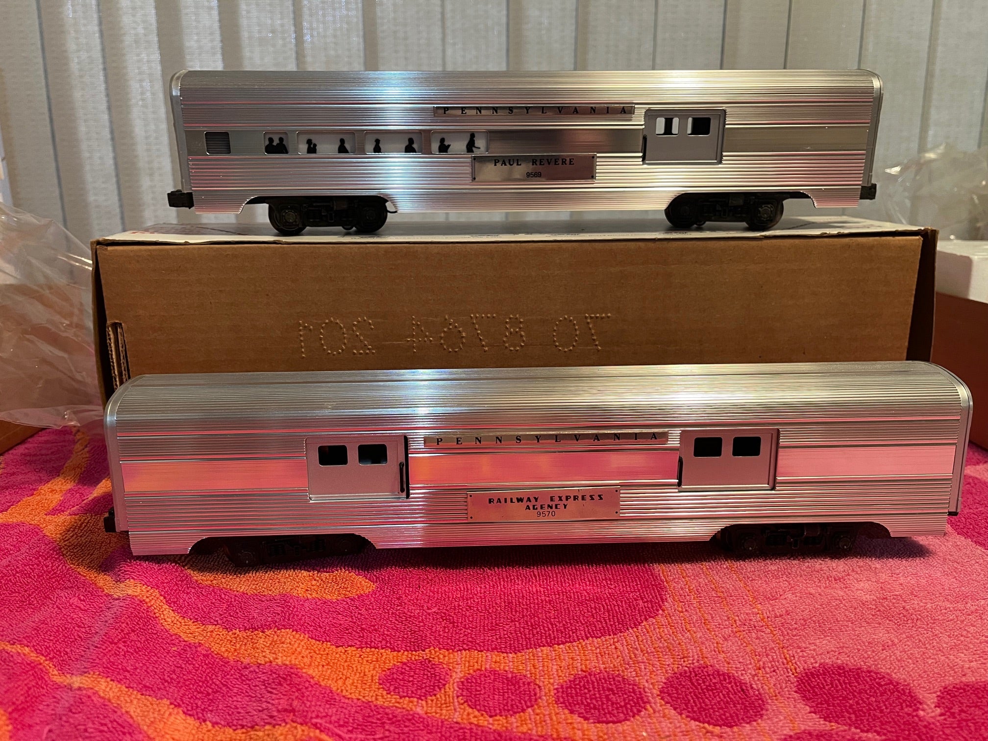Lionel Illuminated Pennsylvania Aluminum Passenger 7 Car Set-Second hand-M6772F