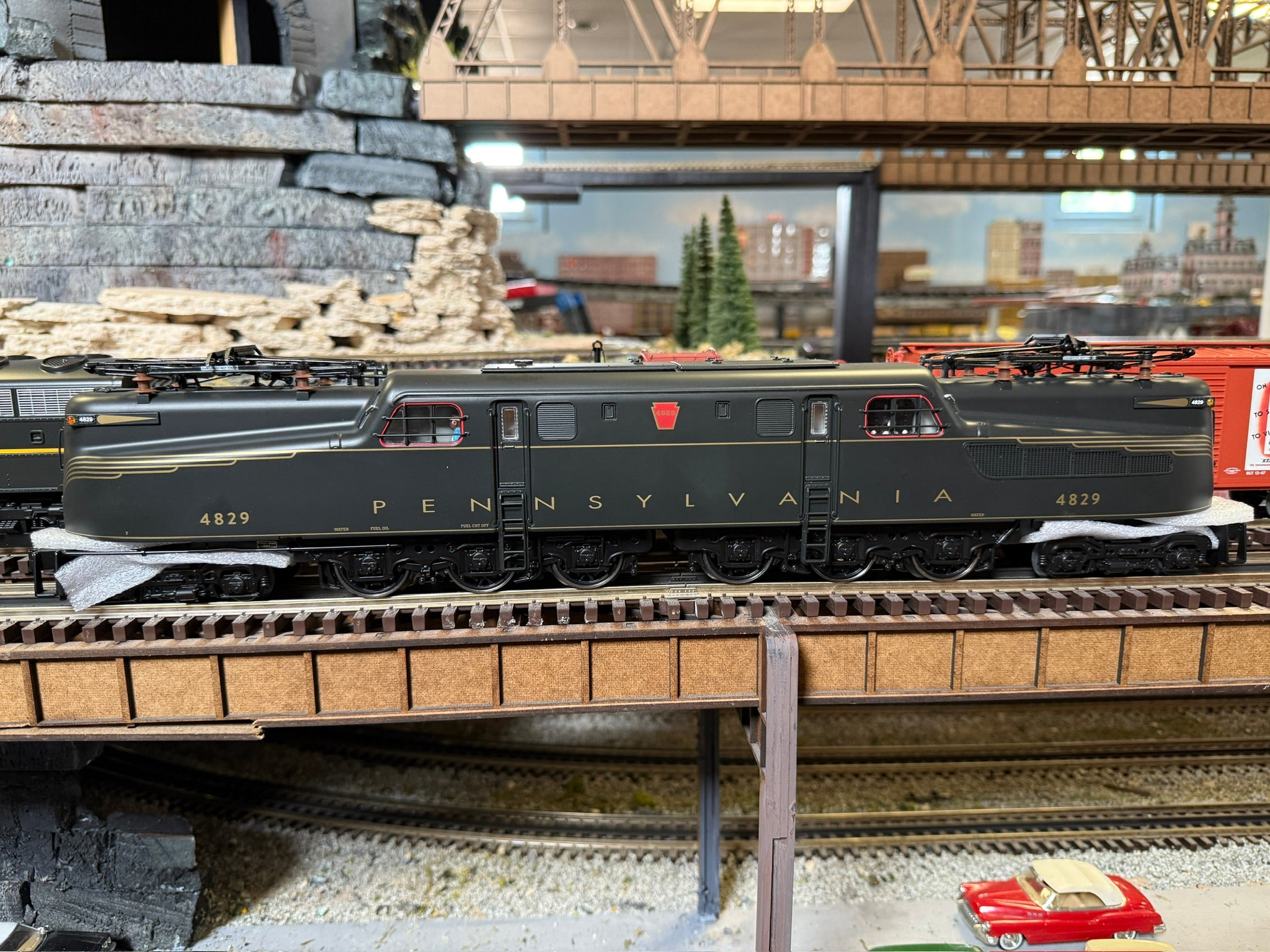Lionel 2533080 - Vision Line GG1 Electric Engine "Pennsylvania" #4829