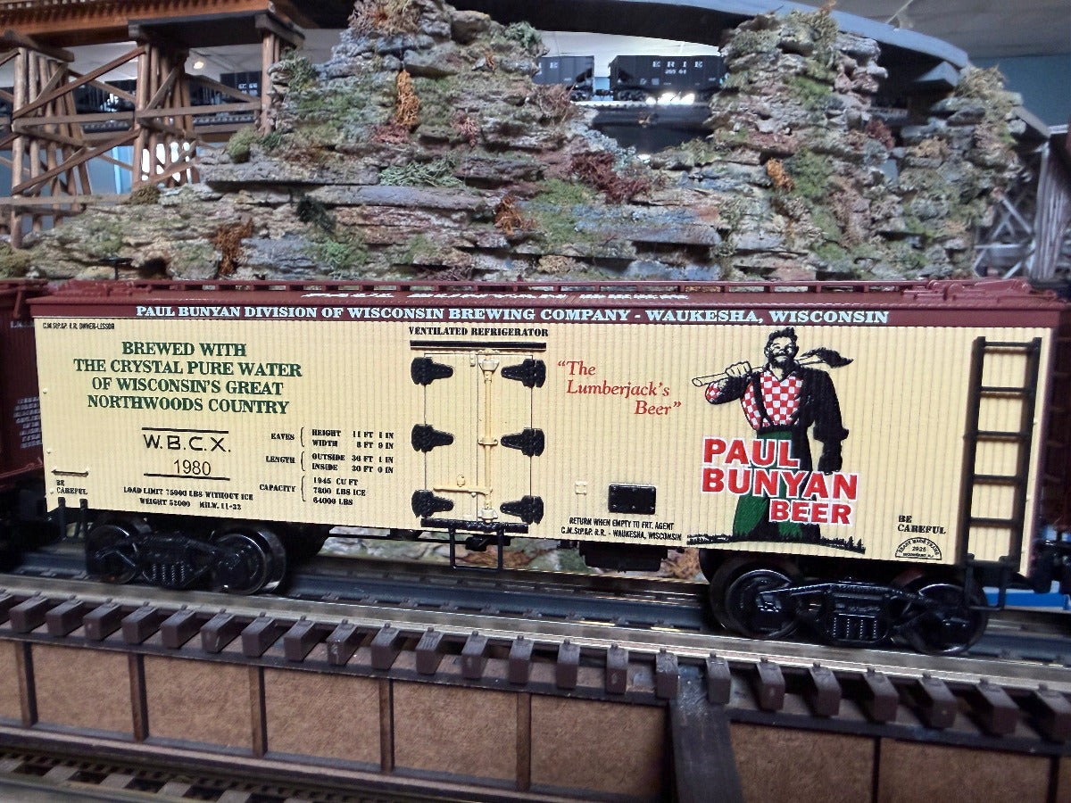Ready Made Trains RMT-86199-147 - 36' Woodside Reefer Car "Paul Bunyan Beer"