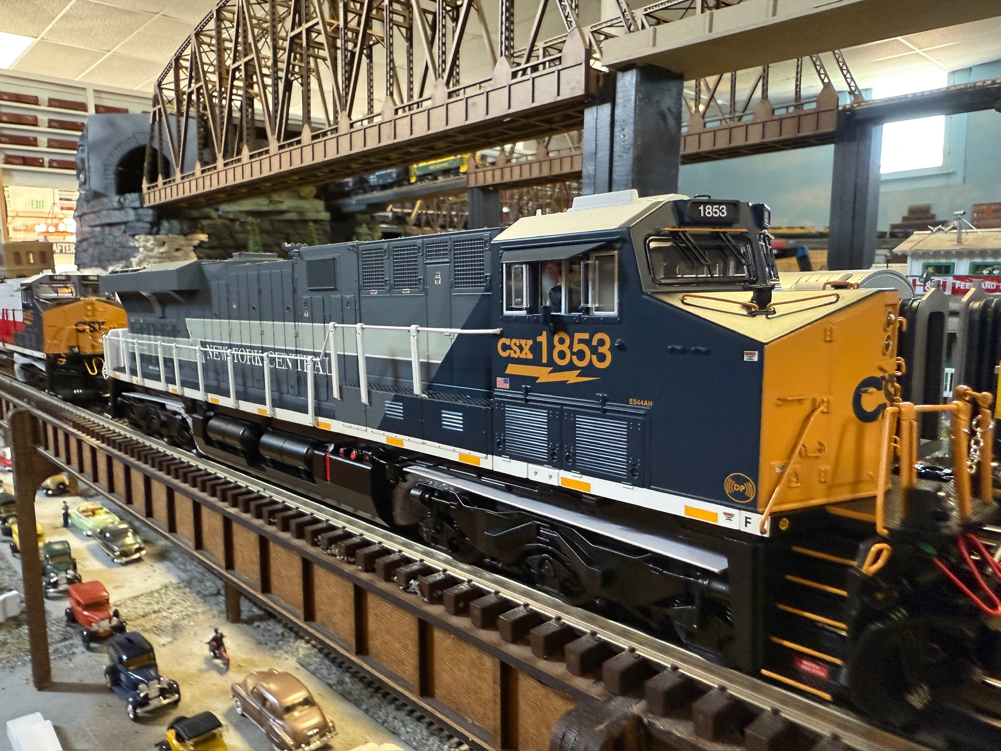 Lionel 2533559 - Legacy ES44 Diesel Locomotive "New York Central" #1853 CSX (Non-Powered)