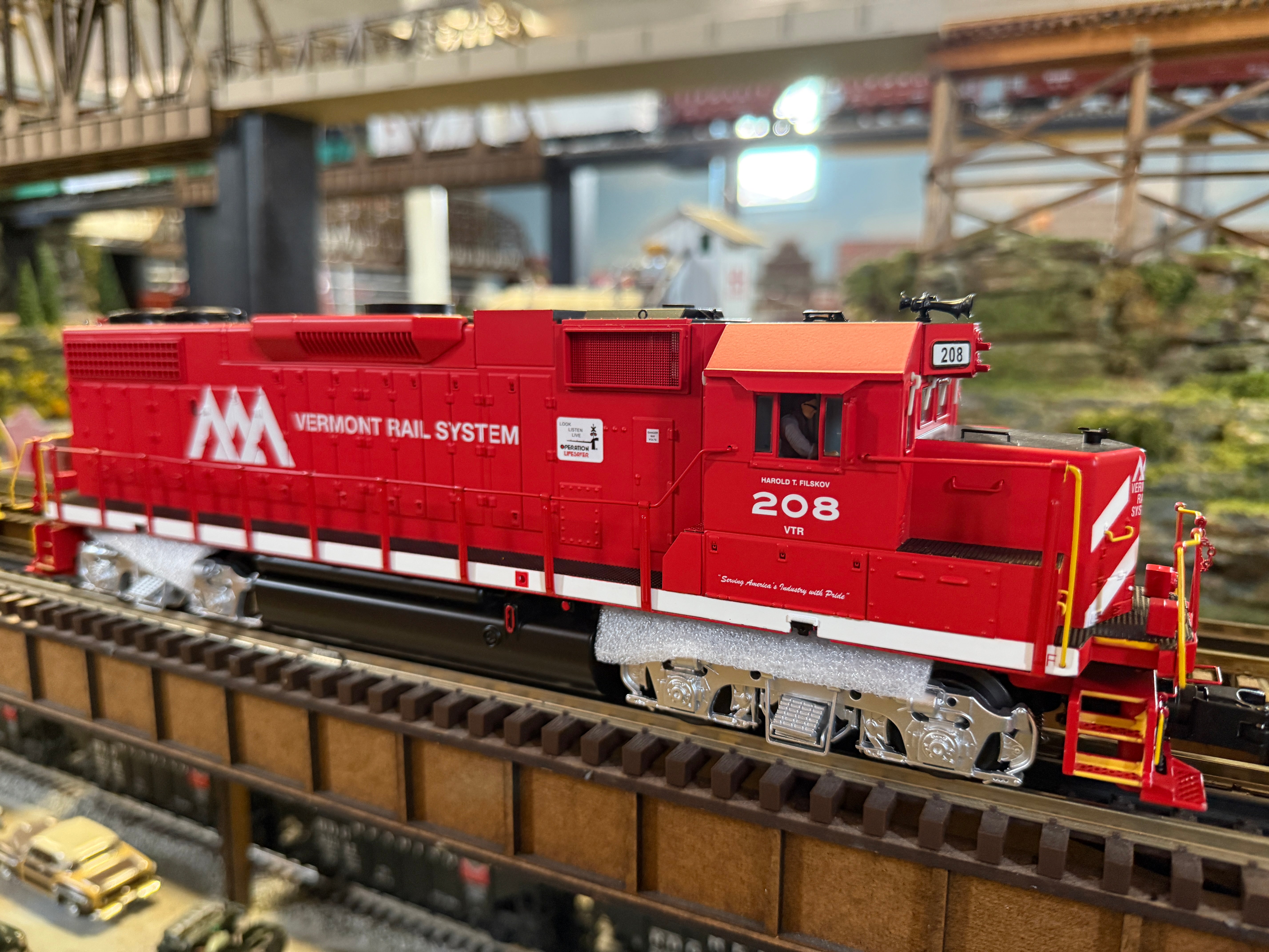 Atlas O 30138352 - Premier - GP38-2 Diesel Locomotive "Vermont Railway" #209