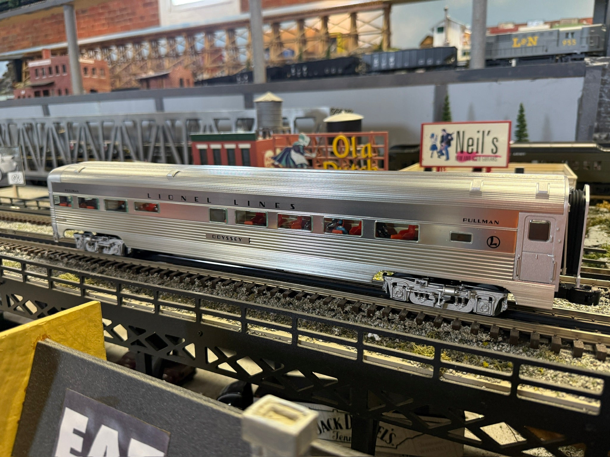 Lionel 2527190 - 18" Aluminum Passenger Car Set "Lionel Lines" (4-car)
