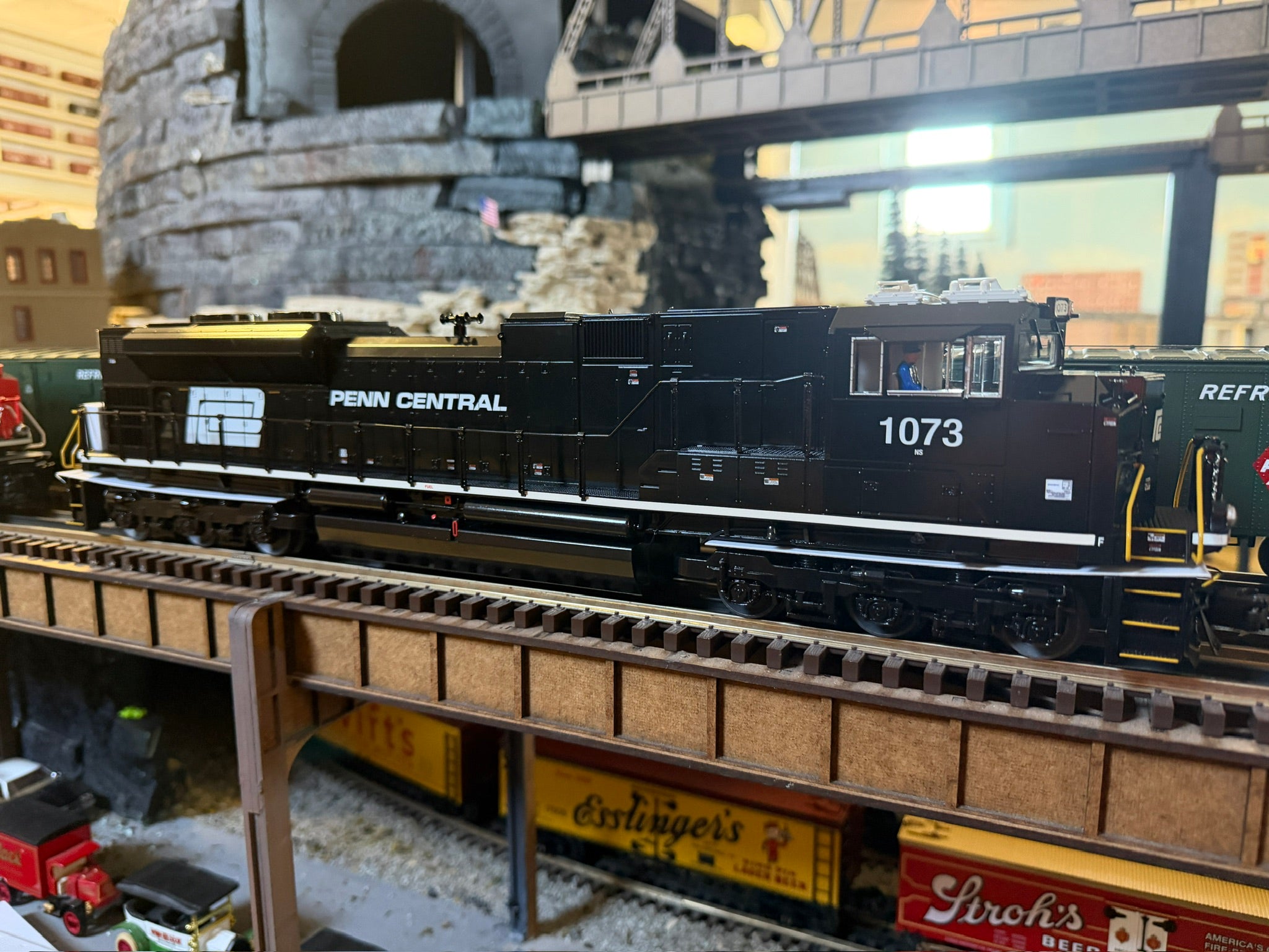 Lionel 2533129 - SD70ACe Diesel Locomotive "Penn Central" #1073 Non-Pwd (Norfolk Southern Heritage)