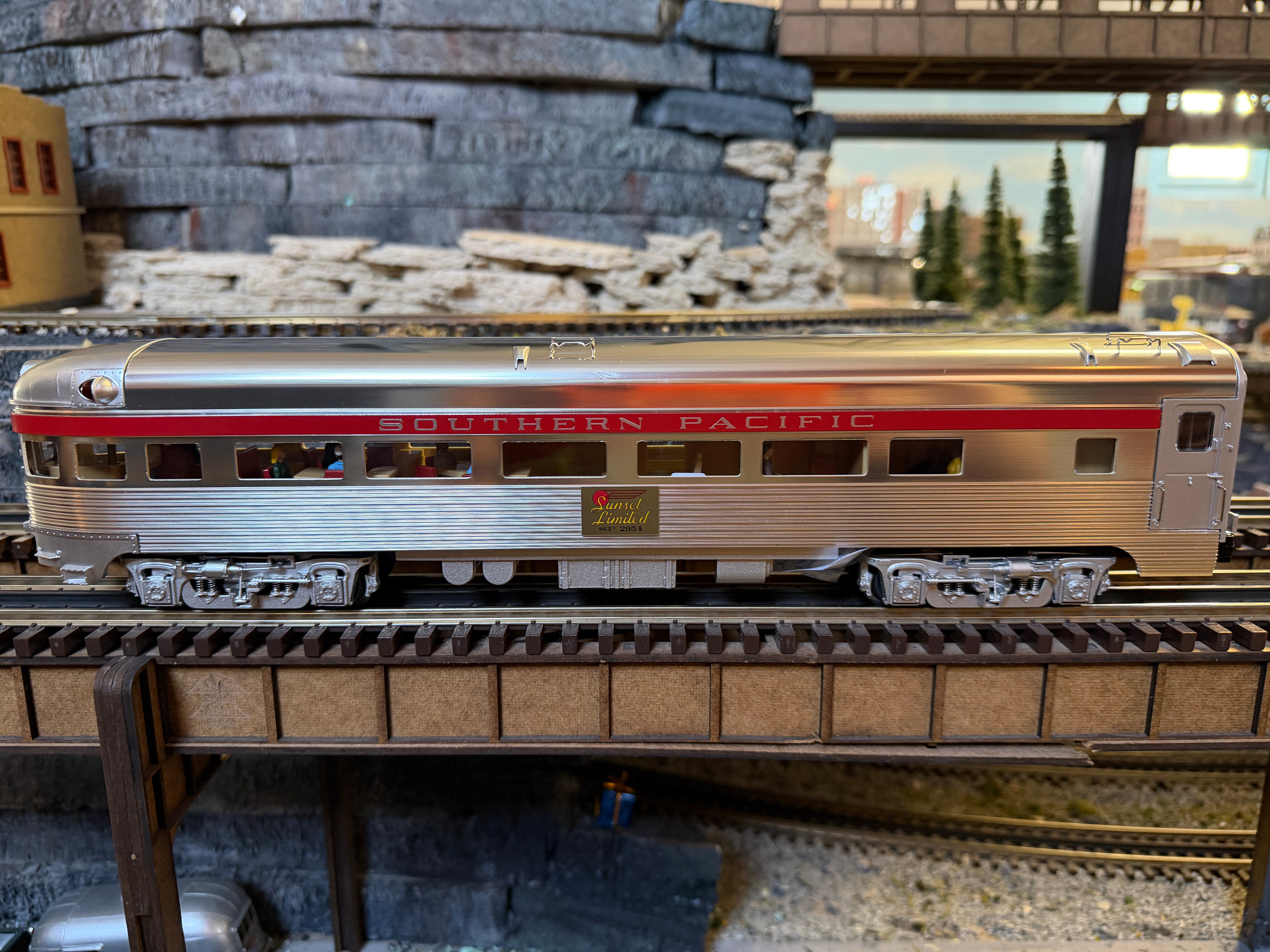 Lionel 2527750 - 15" Aluminum StationSounds Diner "Southern Pacific" #10210