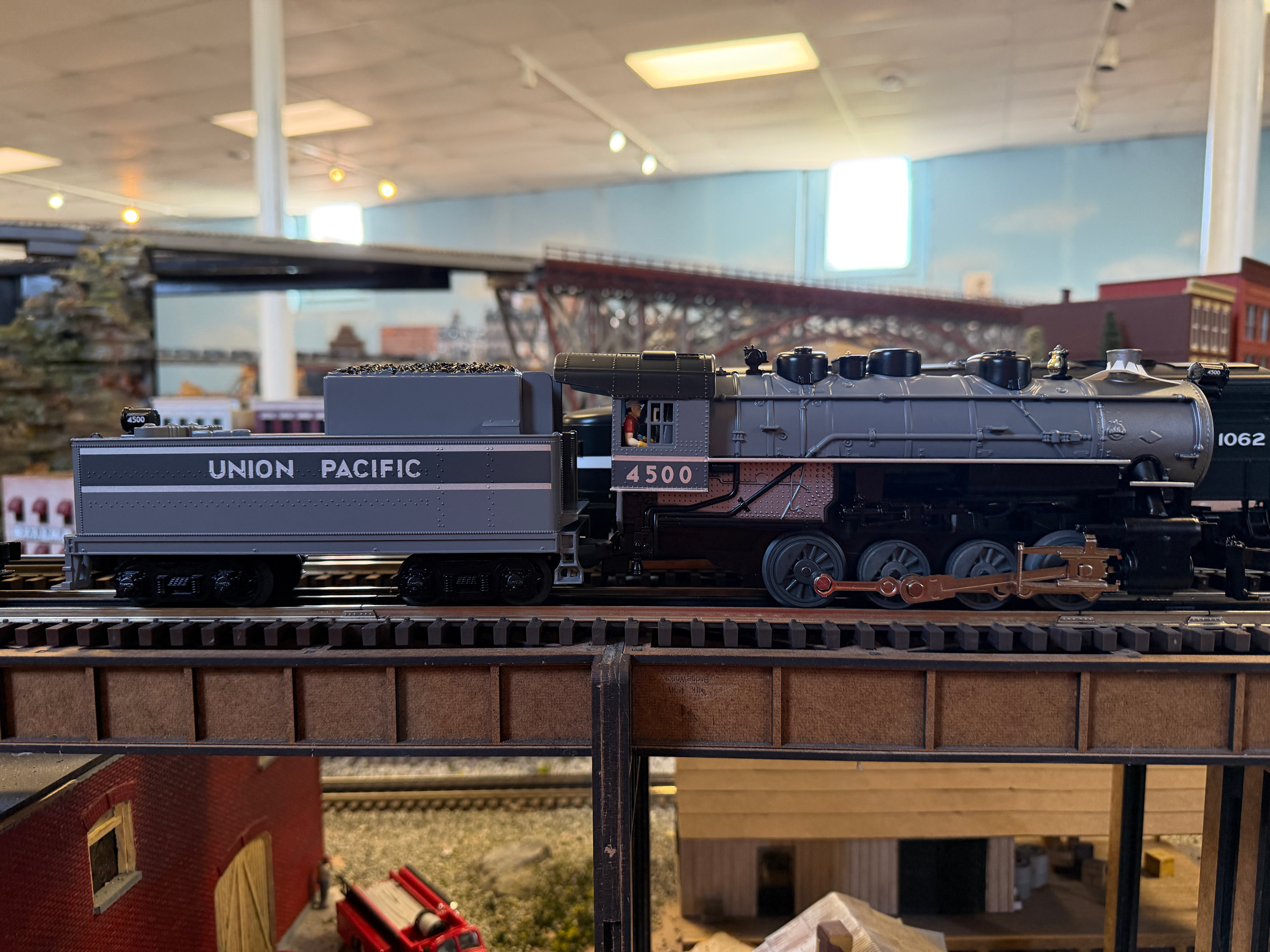 Lionel 2545030 - LionChief 0-8-0 Steam Locomotive "Union Pacific" #4500