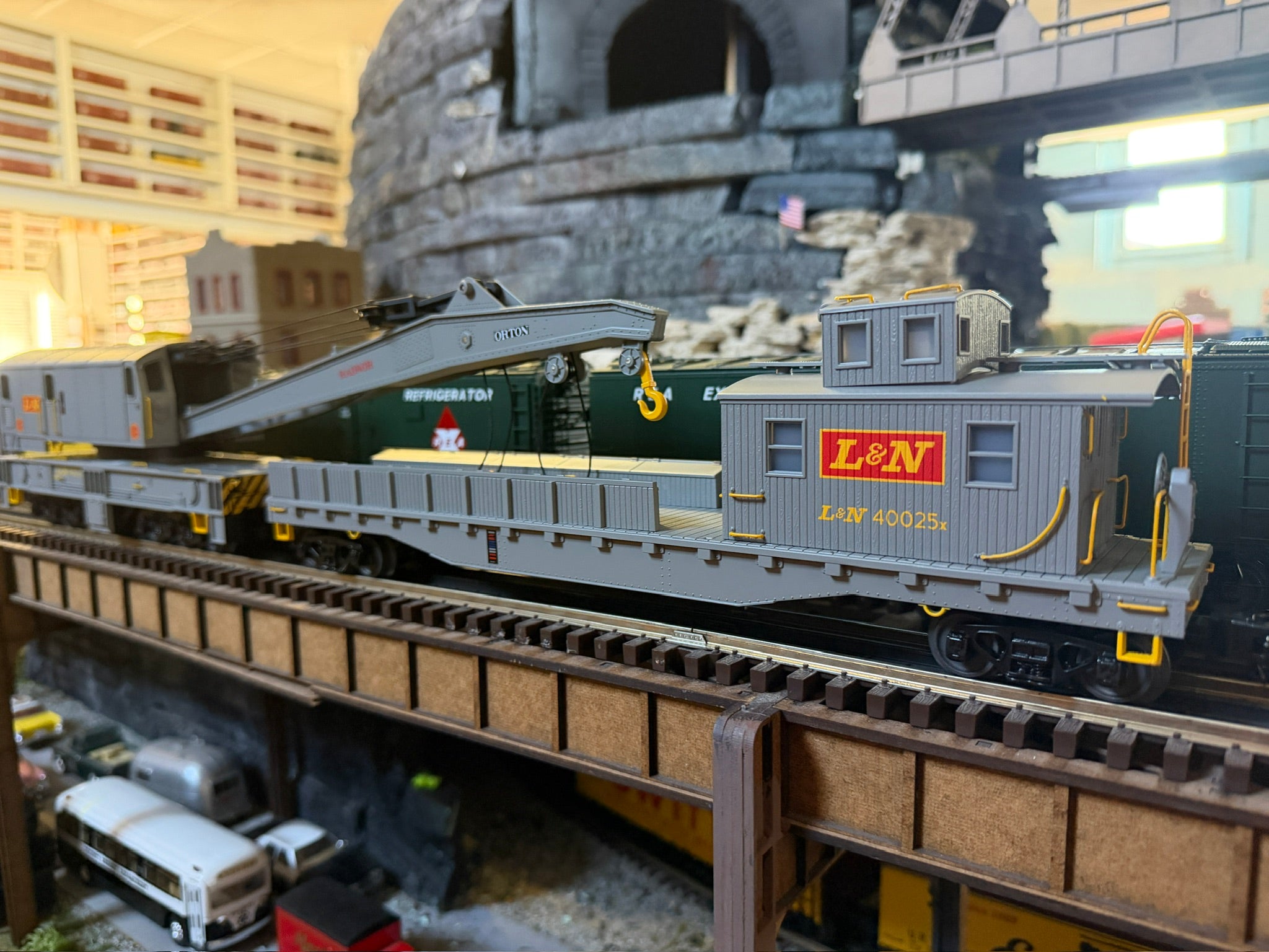 Atlas O - Premier - Crane & Tender Car Set “Louisville & Nashville” #40025 /#40025X (Set #2) - Custom Run for MrMuffin'sTrains