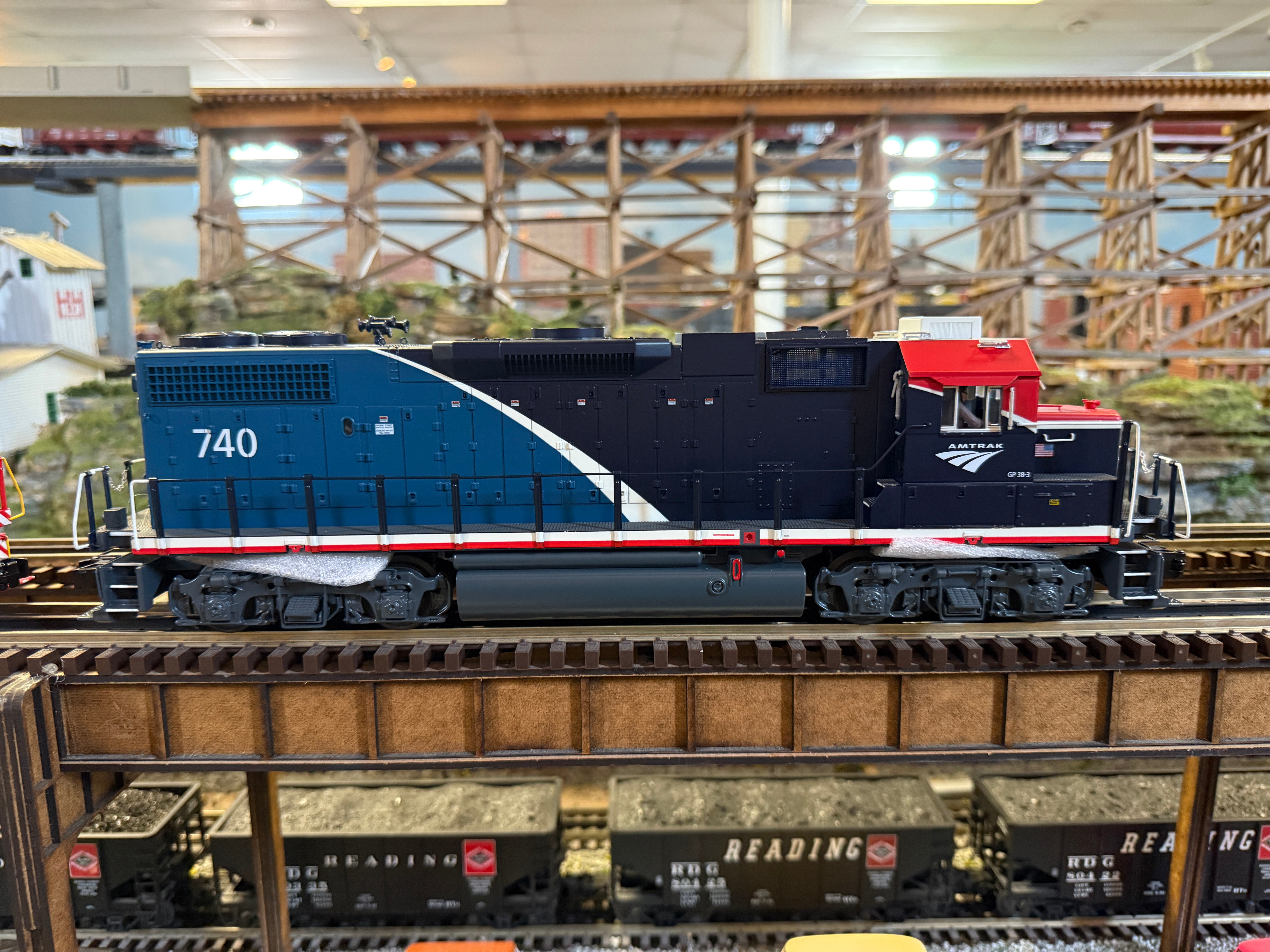 Atlas O 30138339 - Premier - GP38-2 Diesel Locomotive "Amtrak" #742 (Phase VII)