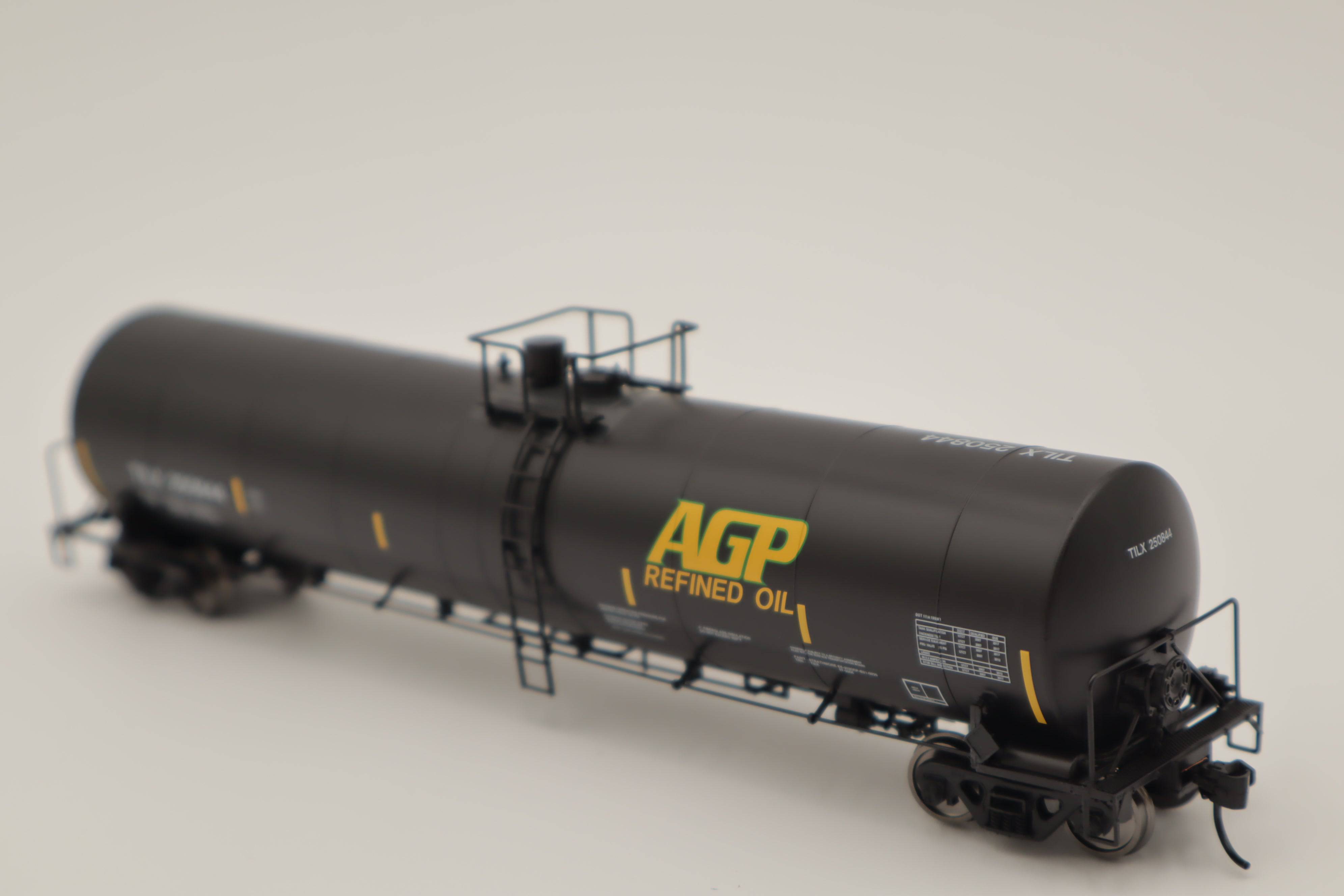 Walthers HO 910-48226 - Mainline - Trinity 25,000-Gallon Tank Car "TILX" #250844 (AGP)