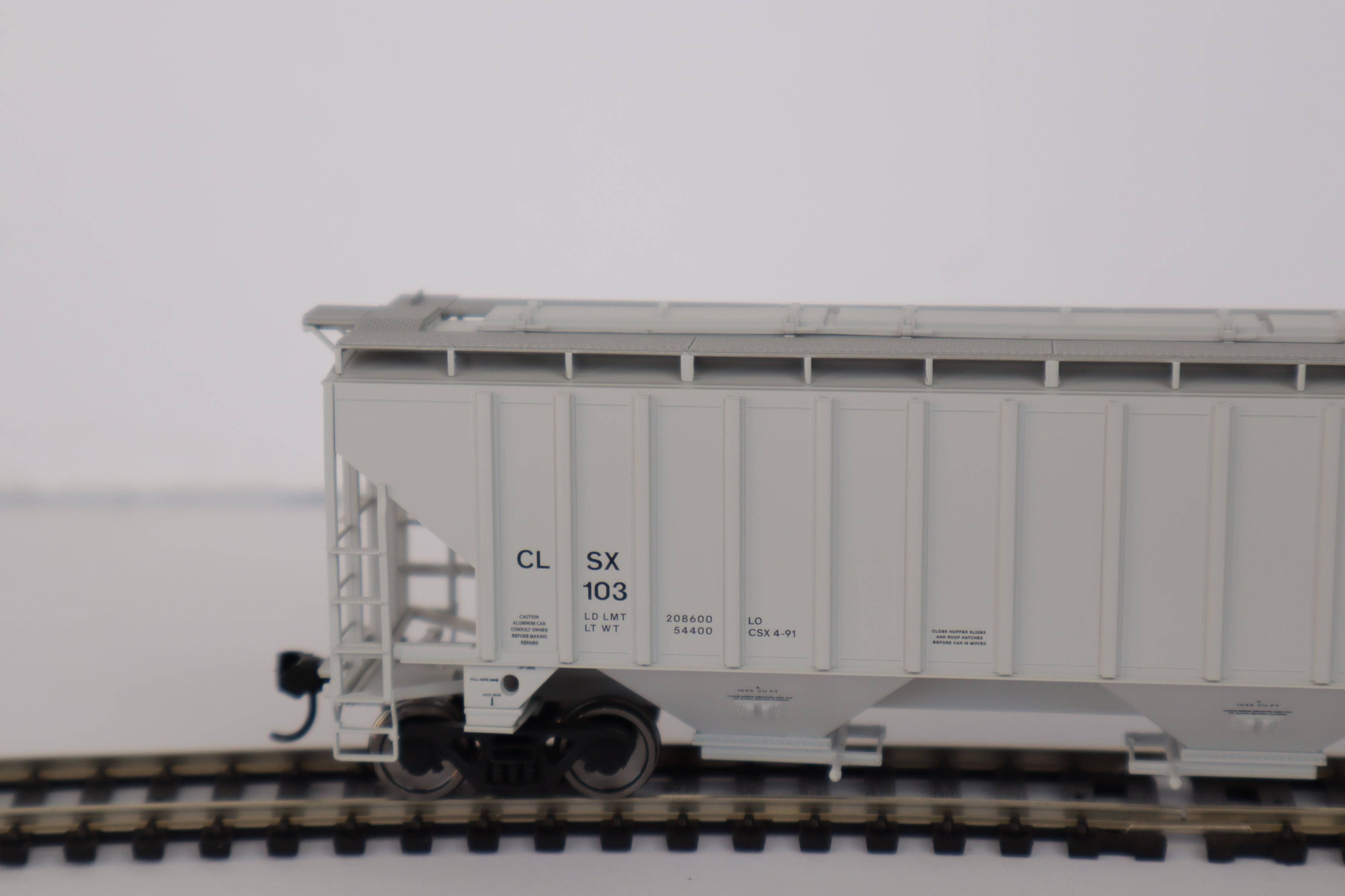 Walthers HO 910-49072 - Mainline - 57' Trinity 4750 3-Bay Covered Hopper "Cargill" #135 (Salt Division)