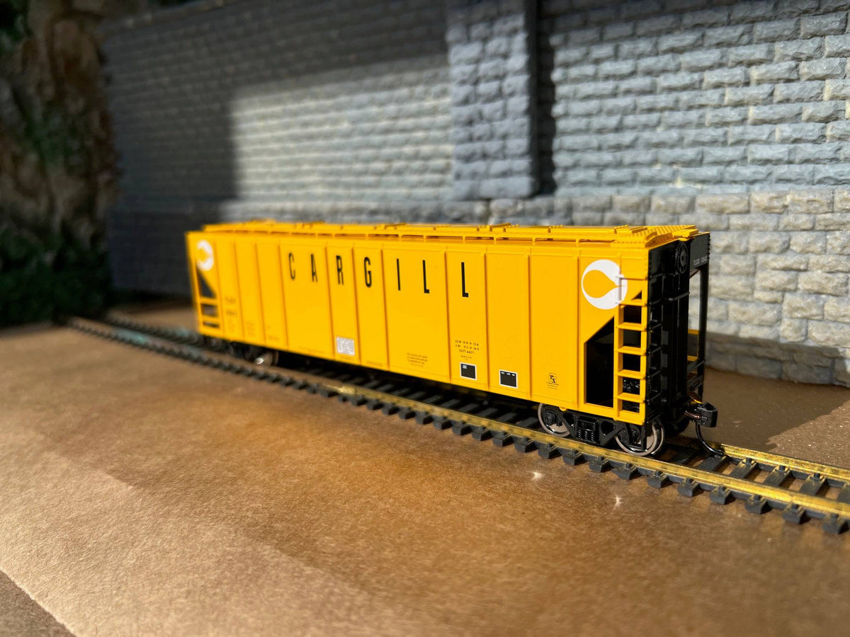 Walthers HO 910-49406 - Mainline - 50' Pullman-Standard PS-2CD 4427 3-Bay Covered Hopper "Cargill TLDX" #2845