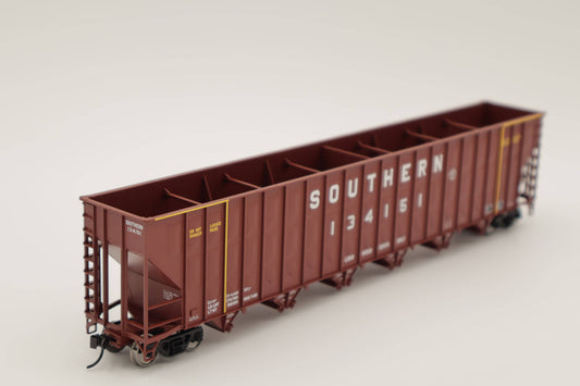 Walthers HO 910-56368 - Mainline - 73' Greenville 7,000 Cubic Foot Wood Chip Hopper "Southern" #134465 (brown)