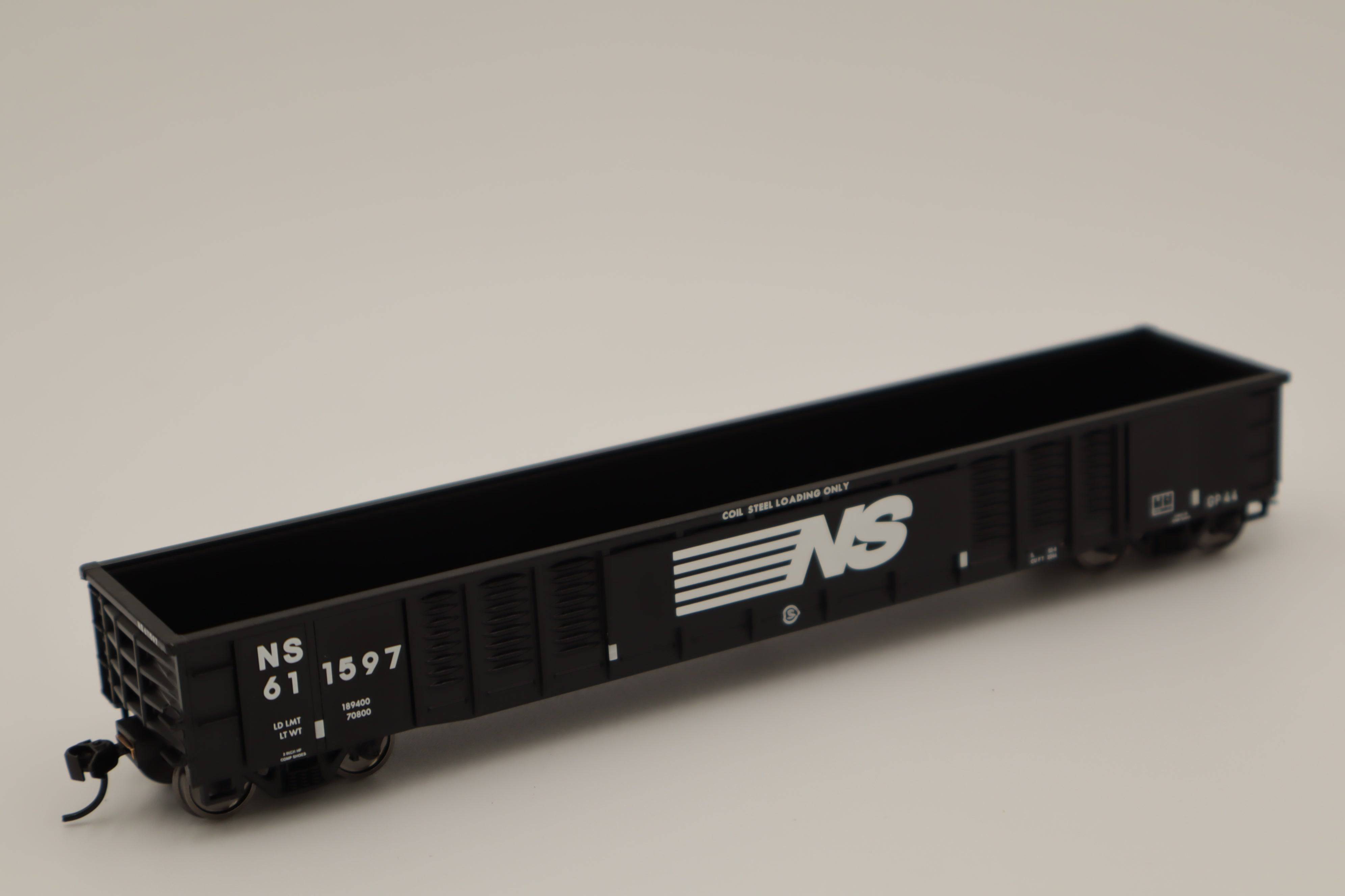 Walthers HO 910-6084 - Mainline - 53' Corrugated-Side Gondola "Norfolk Southern" #611598