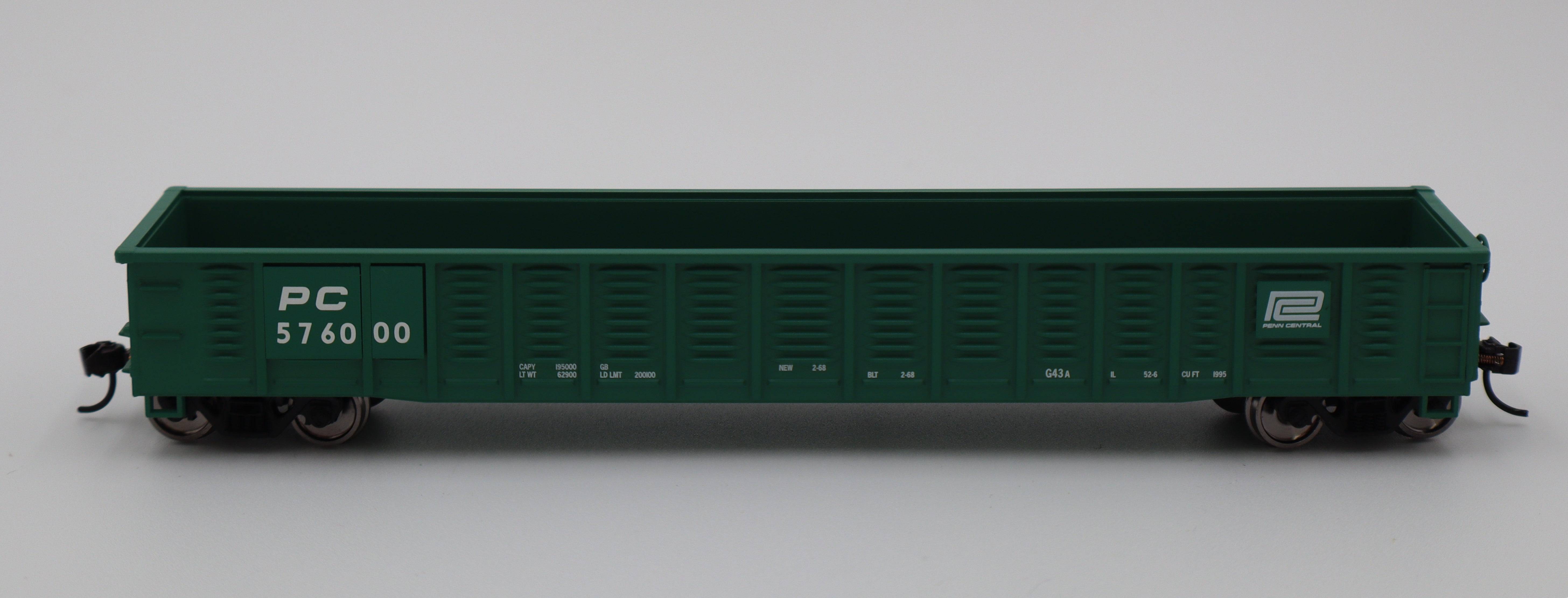 Walthers HO 910-6087 - Mainline - 53' Corrugated-Side Gondola "Penn Central" #576000