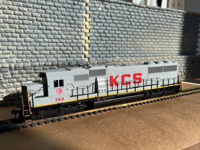 Walthers HO 910-19766 - Mainline - EMD SD60 Spartan Cab Diesel Locomotive "Kansas City Southern" #740 (ESU Sound & DCC)