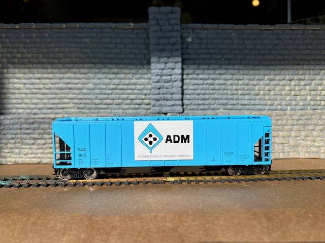Walthers HO 910-49401 - Mainline - 50' Pullman-Standard PS-2CD 4427 3-Bay Covered Hopper "Archer-Daniels-Midland" #3114