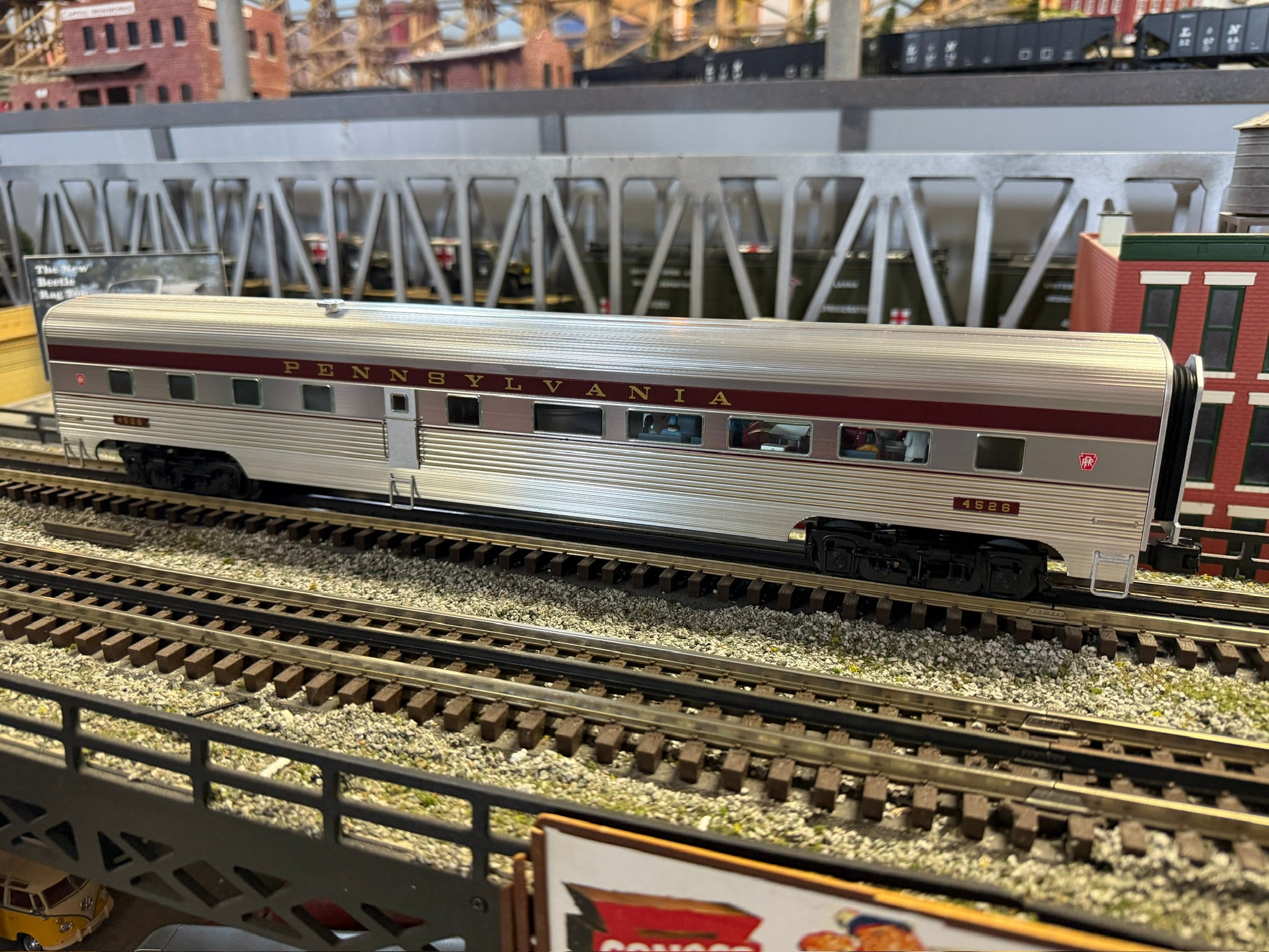 Lionel 2527120 - 18" Aluminum Stationsounds Diner Car "Pennsylvania"