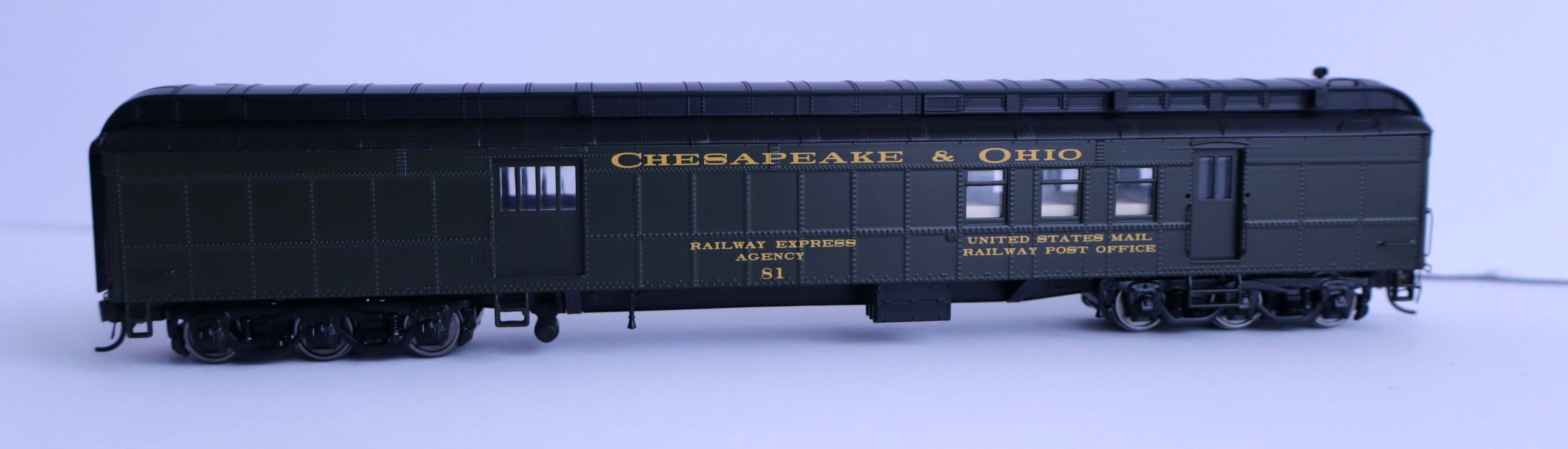 Walthers HO 920-17413 - Proto - 70' Heavyweight RPO Baggage Car "Chesapeake & Ohio" #84 (Green)