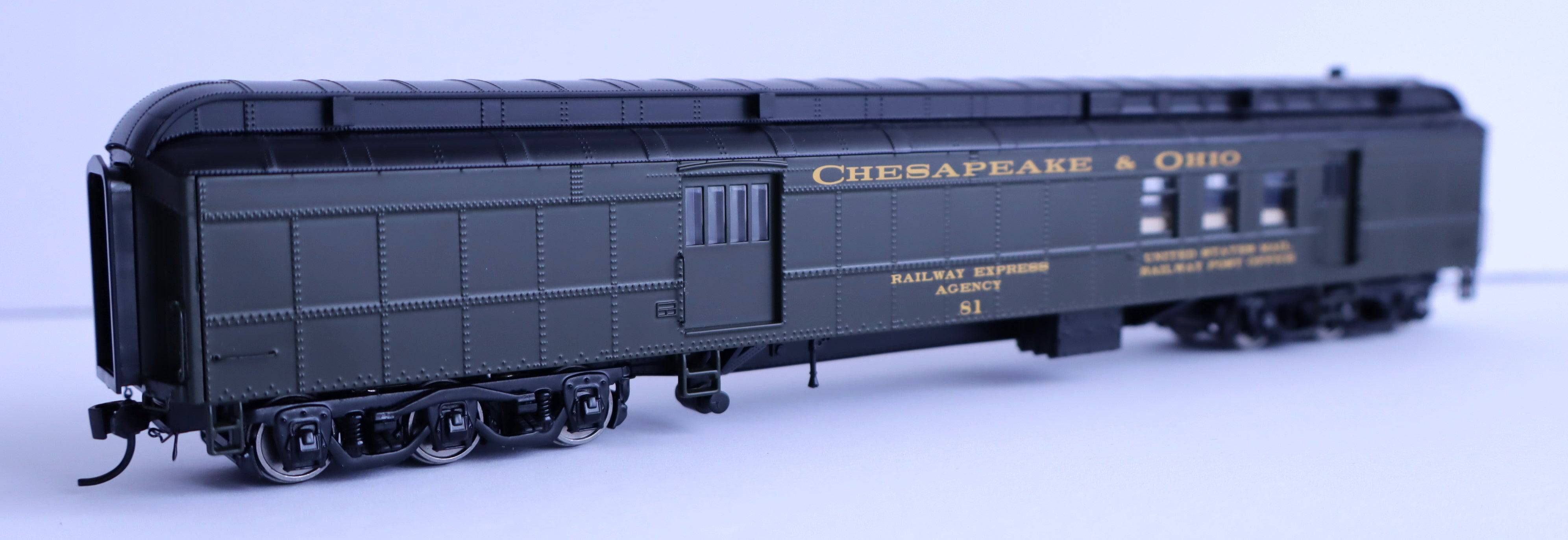 Walthers HO 920-17413 - Proto - 70' Heavyweight RPO Baggage Car "Chesapeake & Ohio" #84 (Green)