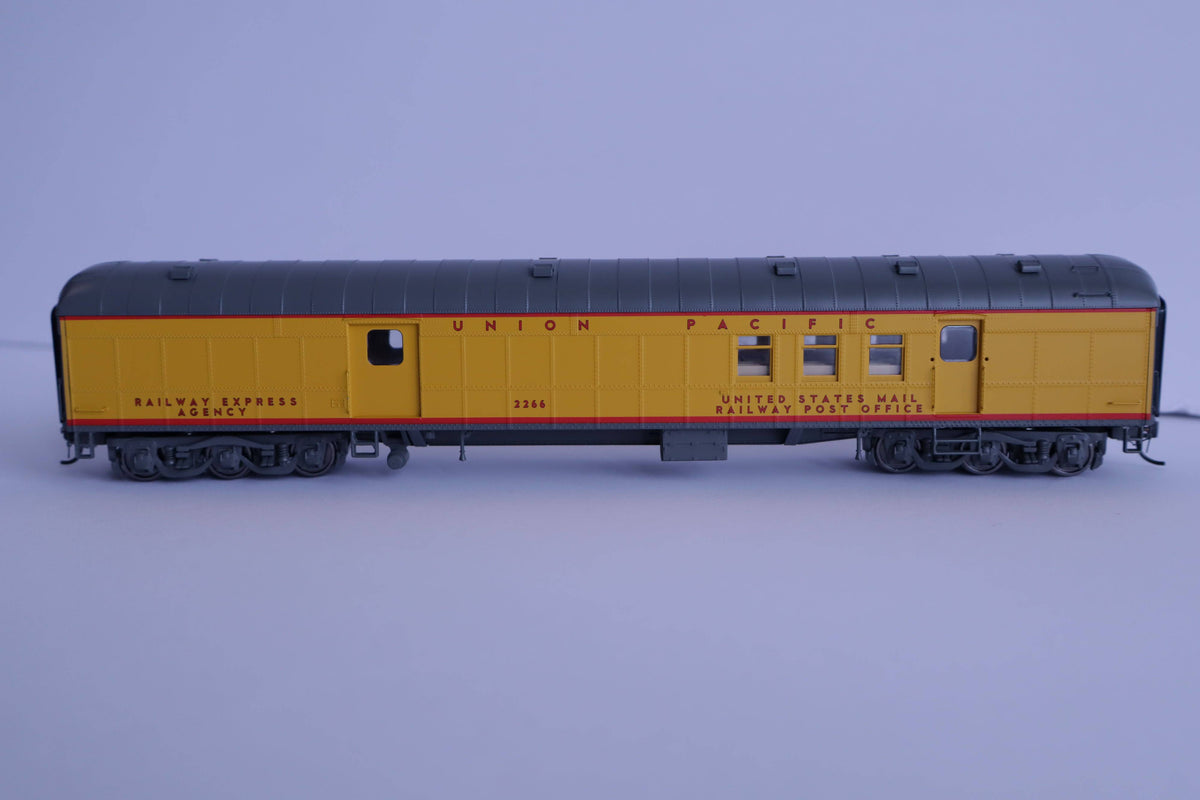 Walthers HO 920-17511 - Proto - 70' Heavyweight Baggage Car "Union Pacific" #3075