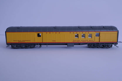 Walthers HO 920-17511 - Proto - 70' Heavyweight Baggage Car "Union Pacific" #3075