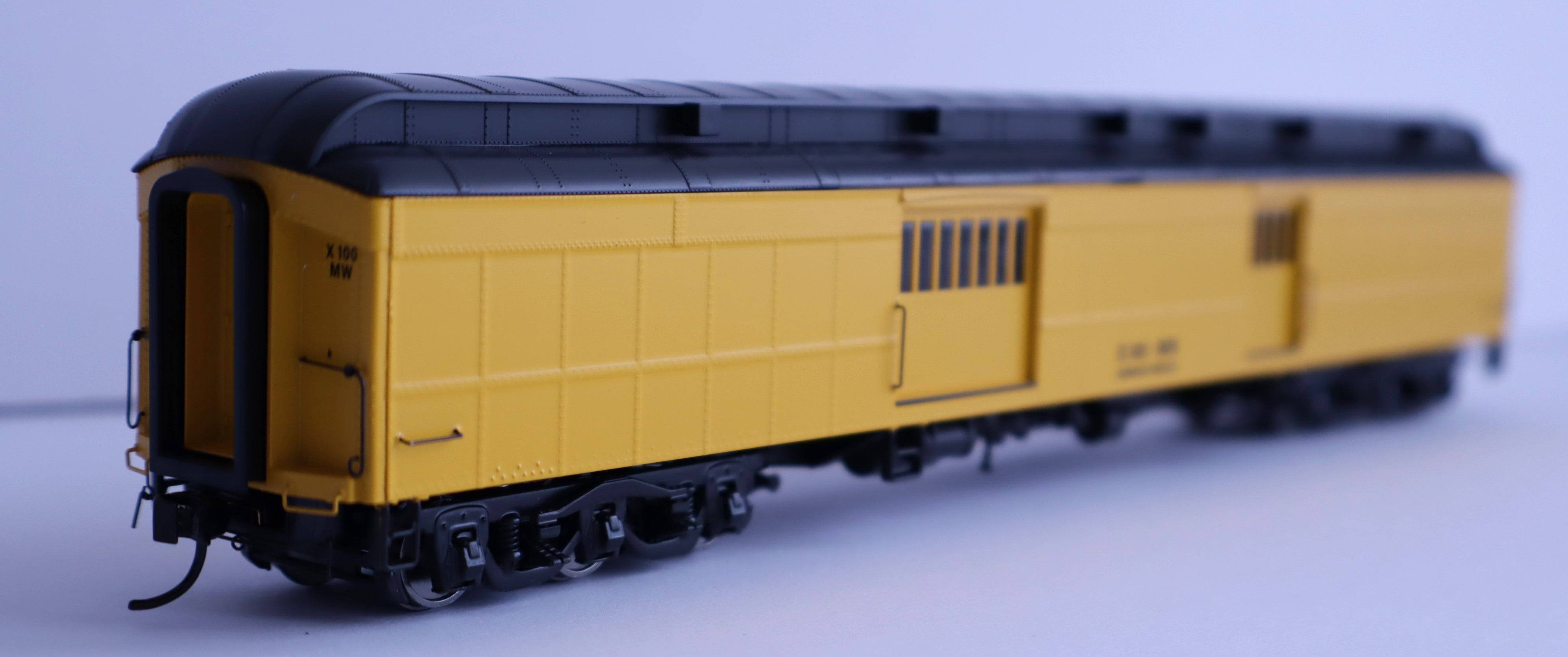 Walthers HO 920-17509 - Proto - 70' Heavyweight Baggage Car "MOW" #X101